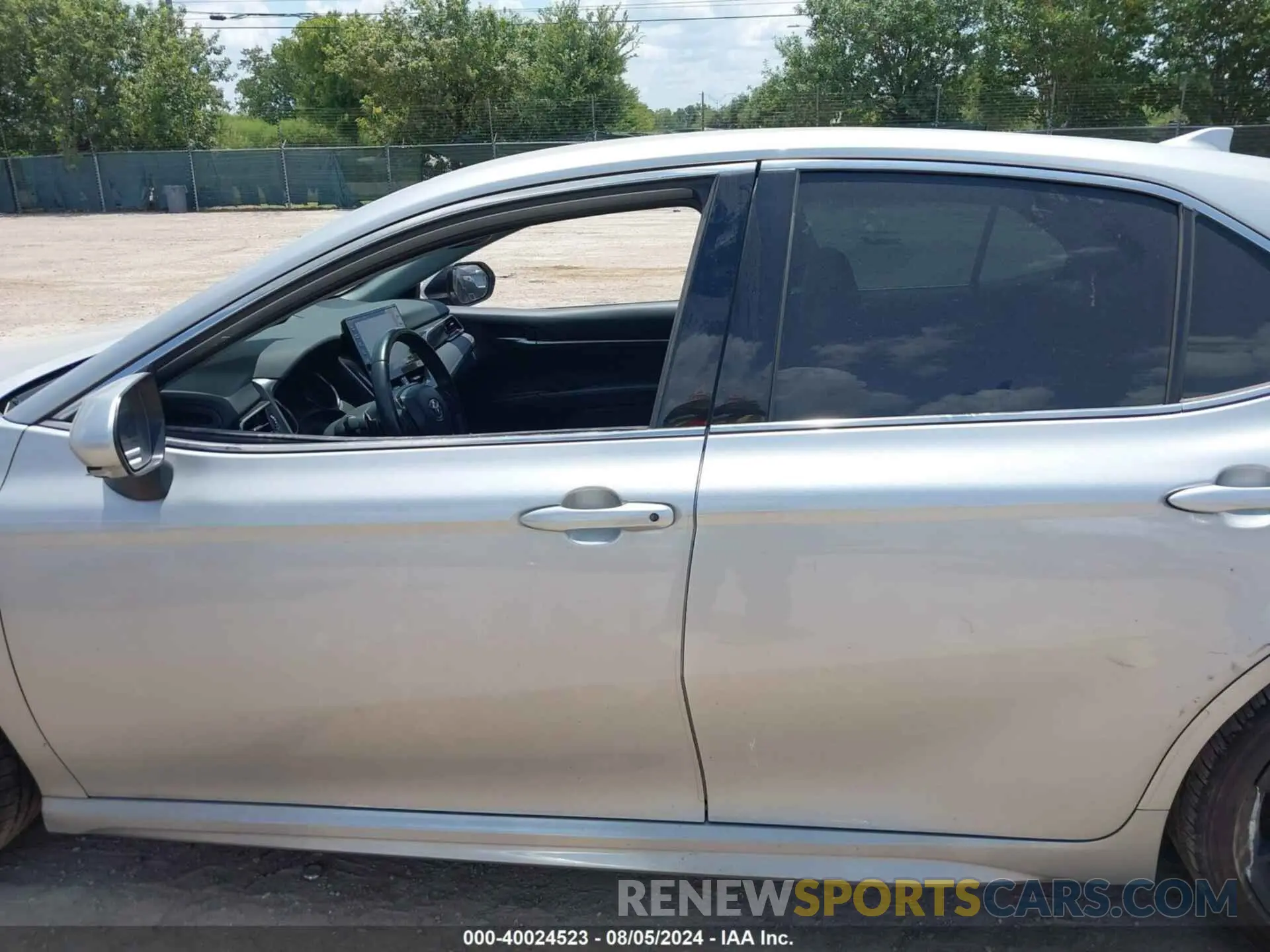 15 Photograph of a damaged car 4T1K31AK9NU041650 TOYOTA CAMRY 2022