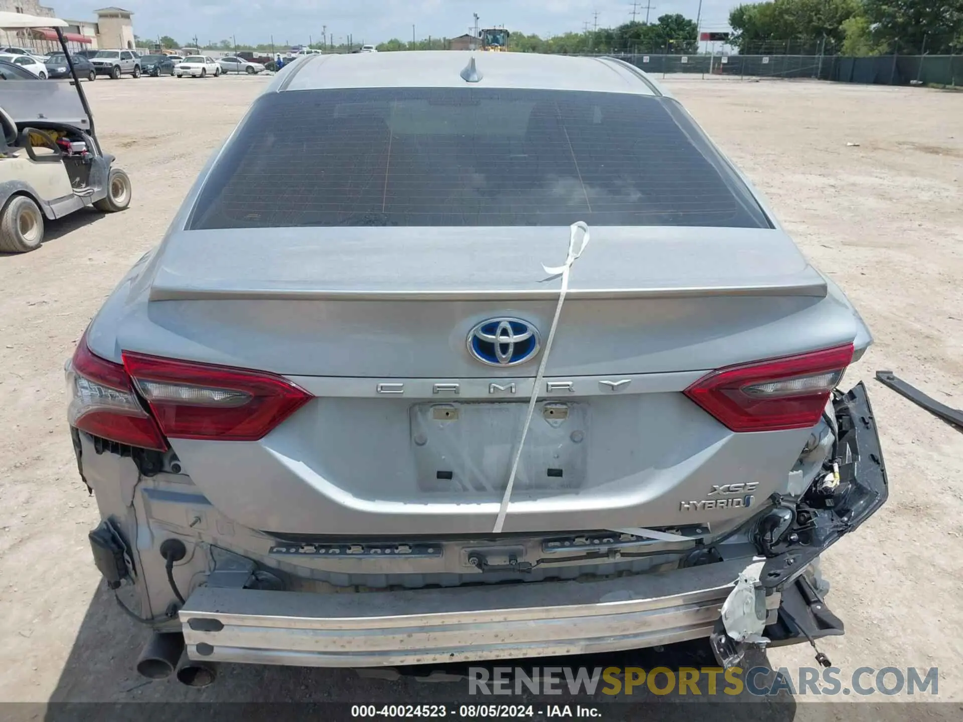 17 Photograph of a damaged car 4T1K31AK9NU041650 TOYOTA CAMRY 2022