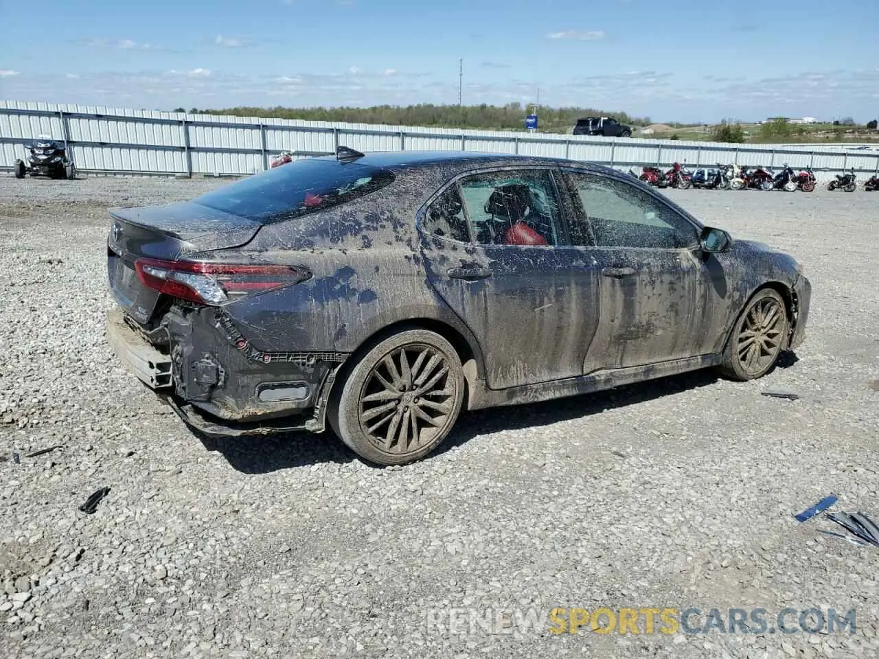 4 Photograph of a damaged car 4T1K31AK9NU571486 TOYOTA CAMRY 2022
