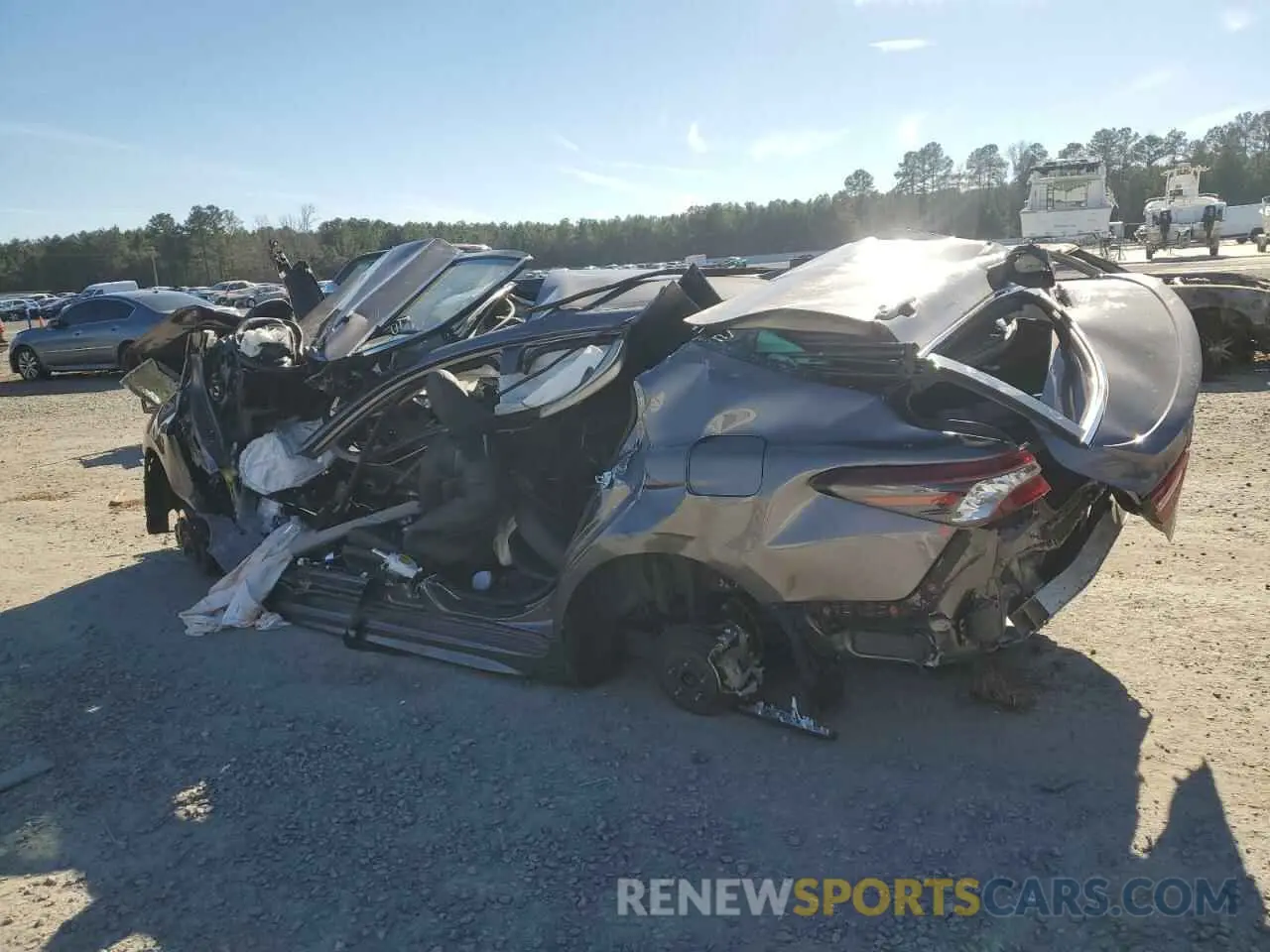 2 Photograph of a damaged car 4T1K31AKXNU595764 TOYOTA CAMRY 2022