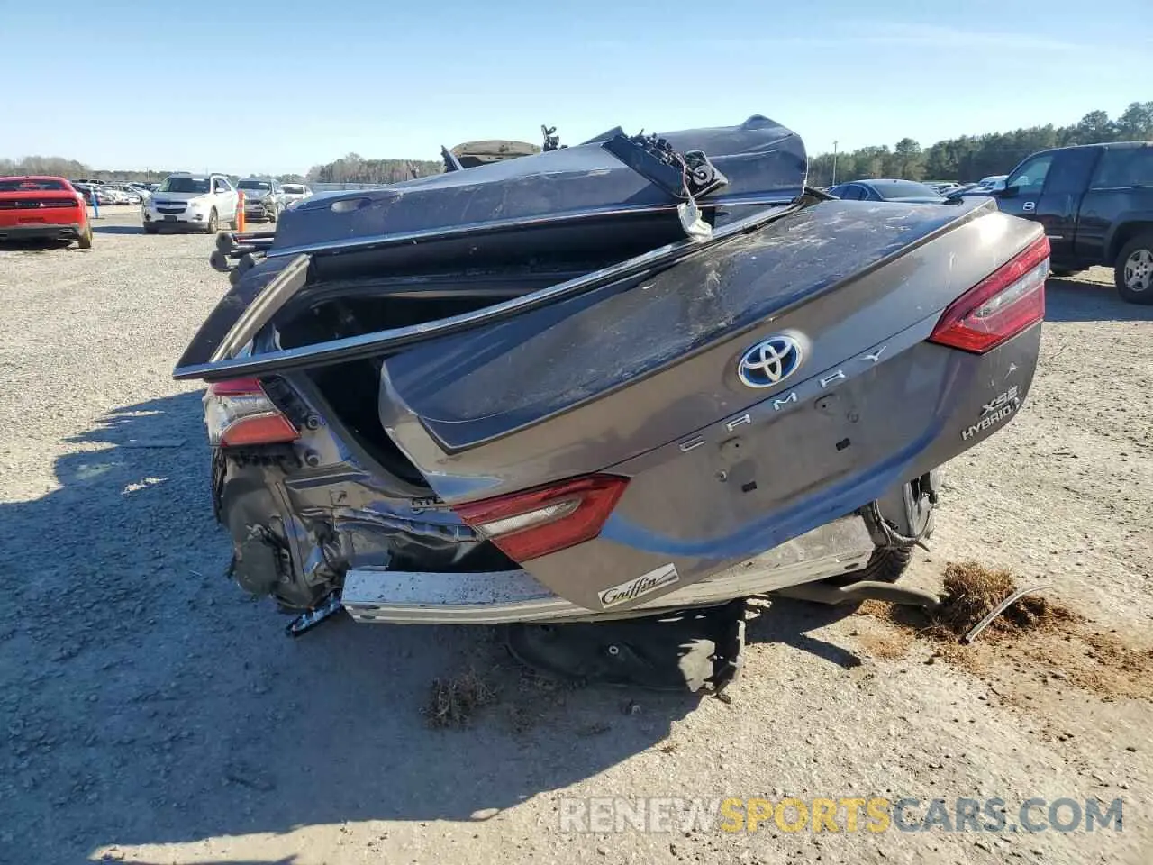 6 Photograph of a damaged car 4T1K31AKXNU595764 TOYOTA CAMRY 2022