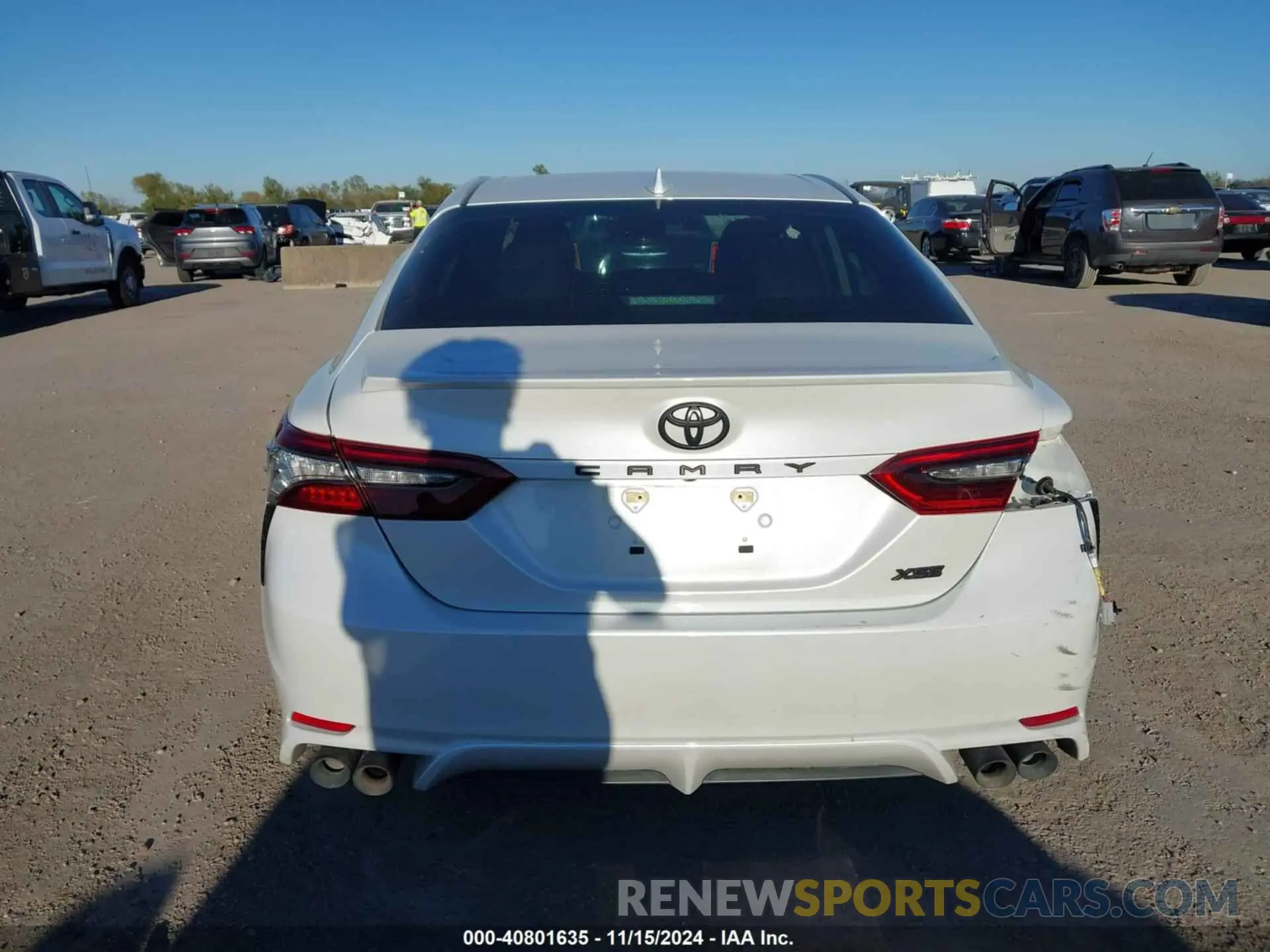 16 Photograph of a damaged car 4T1K61AK0NU028387 TOYOTA CAMRY 2022