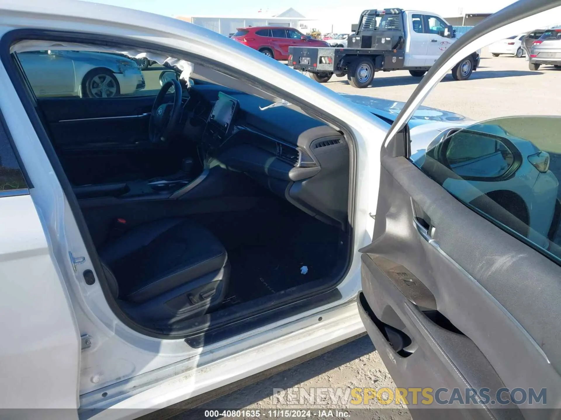 5 Photograph of a damaged car 4T1K61AK0NU028387 TOYOTA CAMRY 2022