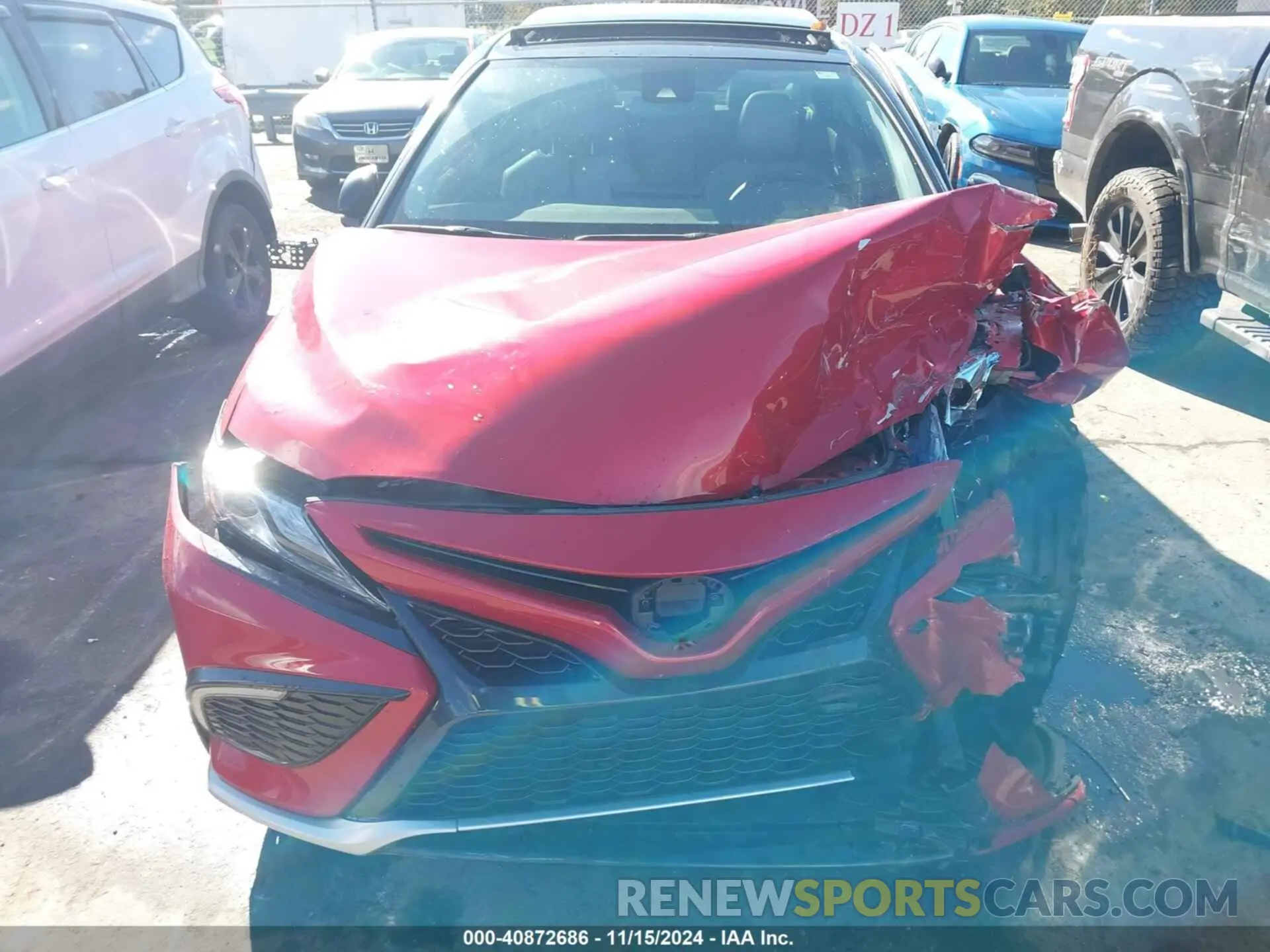 10 Photograph of a damaged car 4T1K61AK0NU033783 TOYOTA CAMRY 2022