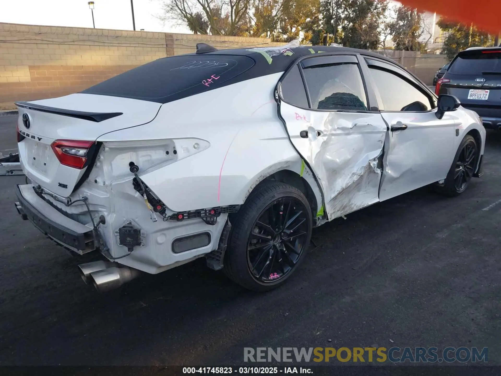 6 Photograph of a damaged car 4T1K61AK0NU034500 TOYOTA CAMRY 2022
