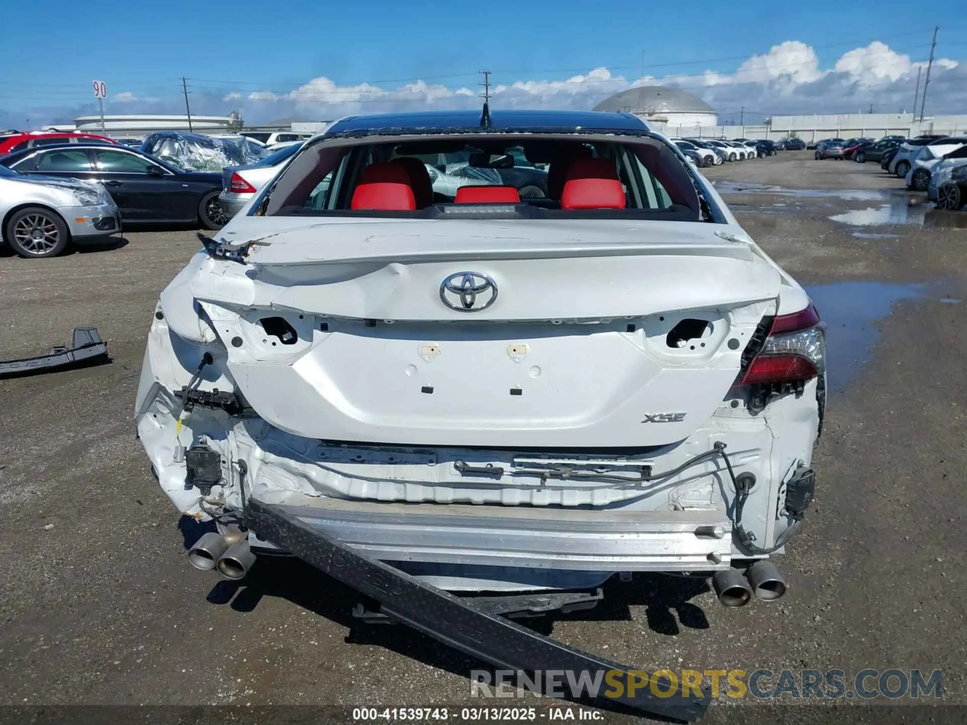 17 Photograph of a damaged car 4T1K61AK1NU007113 TOYOTA CAMRY 2022