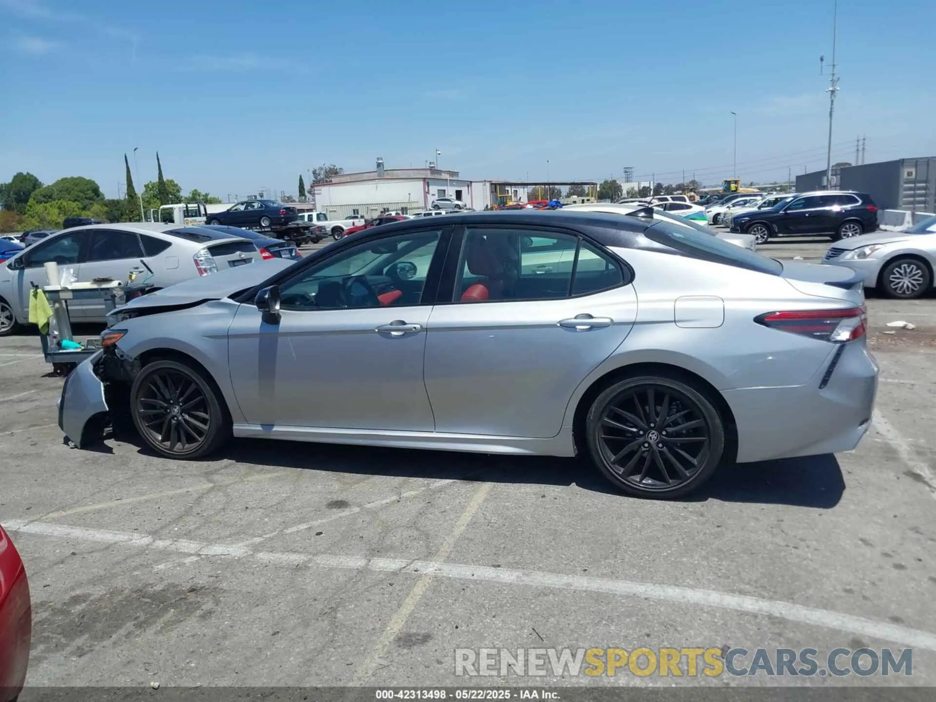 15 Photograph of a damaged car 4T1K61AK1NU009654 TOYOTA CAMRY 2022