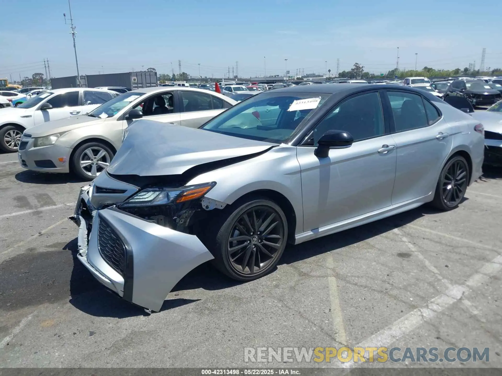 2 Photograph of a damaged car 4T1K61AK1NU009654 TOYOTA CAMRY 2022