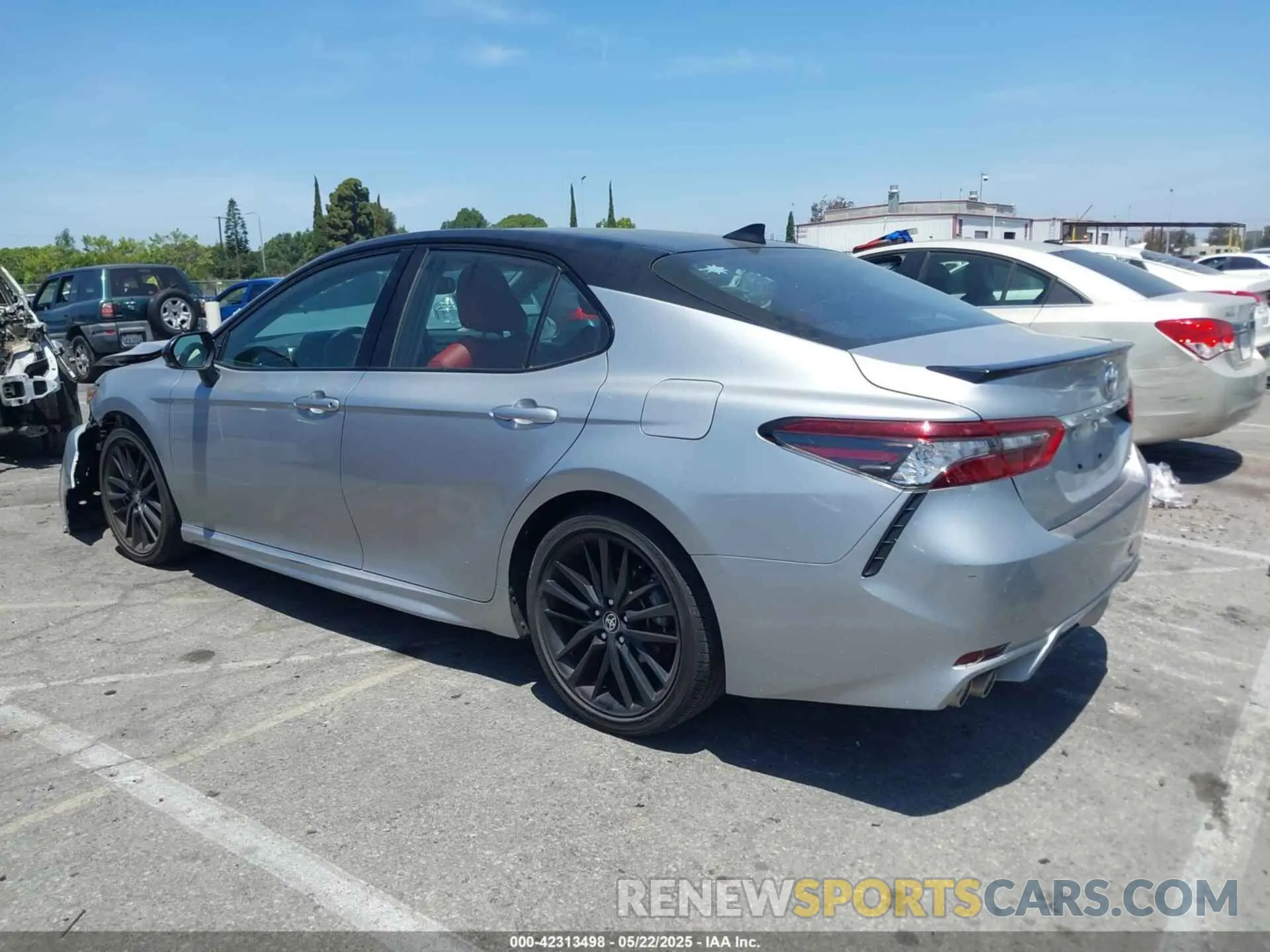 3 Photograph of a damaged car 4T1K61AK1NU009654 TOYOTA CAMRY 2022