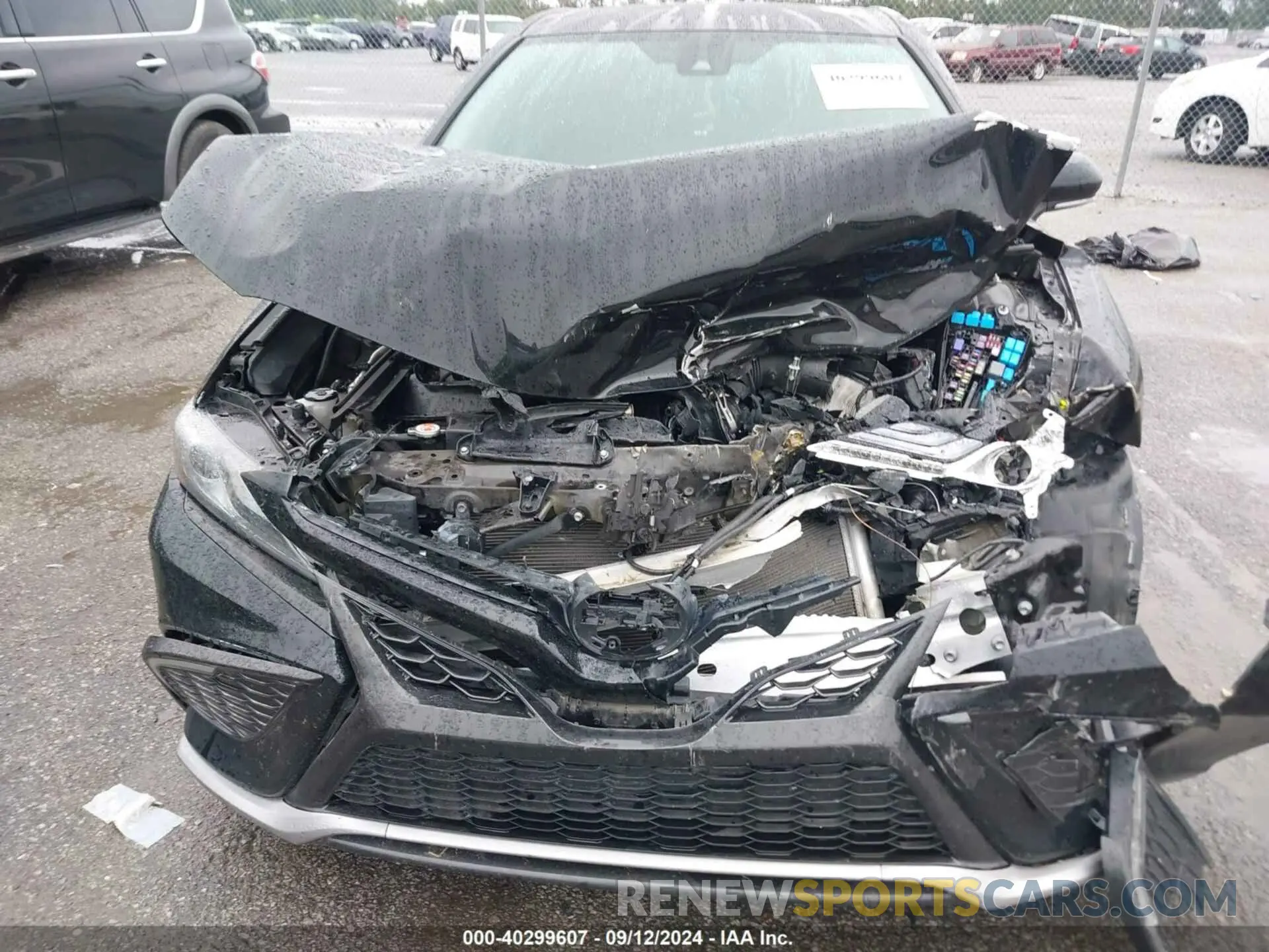 11 Photograph of a damaged car 4T1K61AK1NU026986 TOYOTA CAMRY 2022