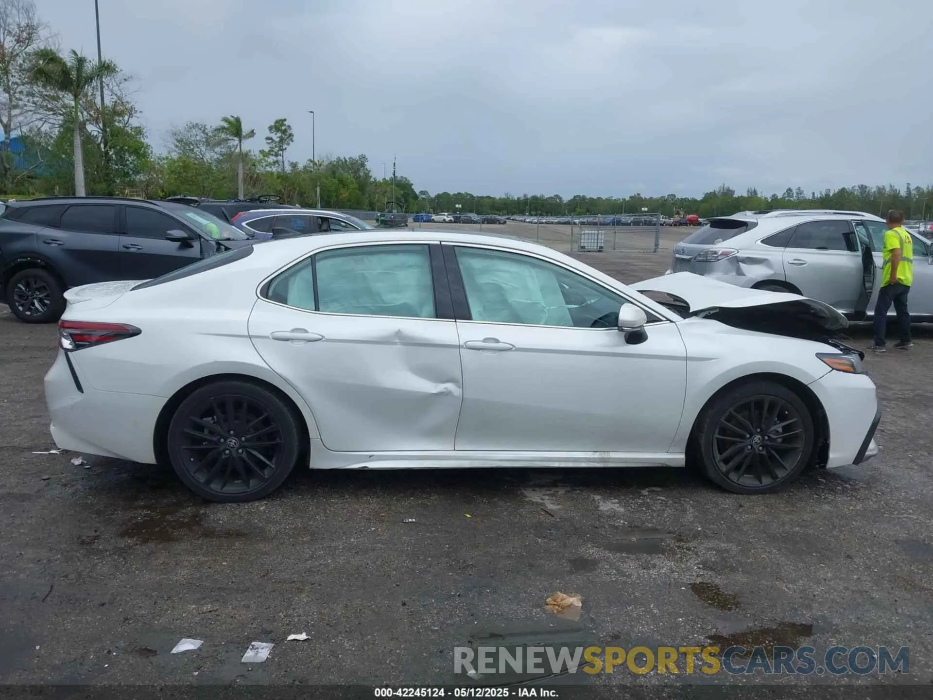 14 Фотография поврежденного автомобиля 4T1K61AK1NU032335 TOYOTA CAMRY 2022