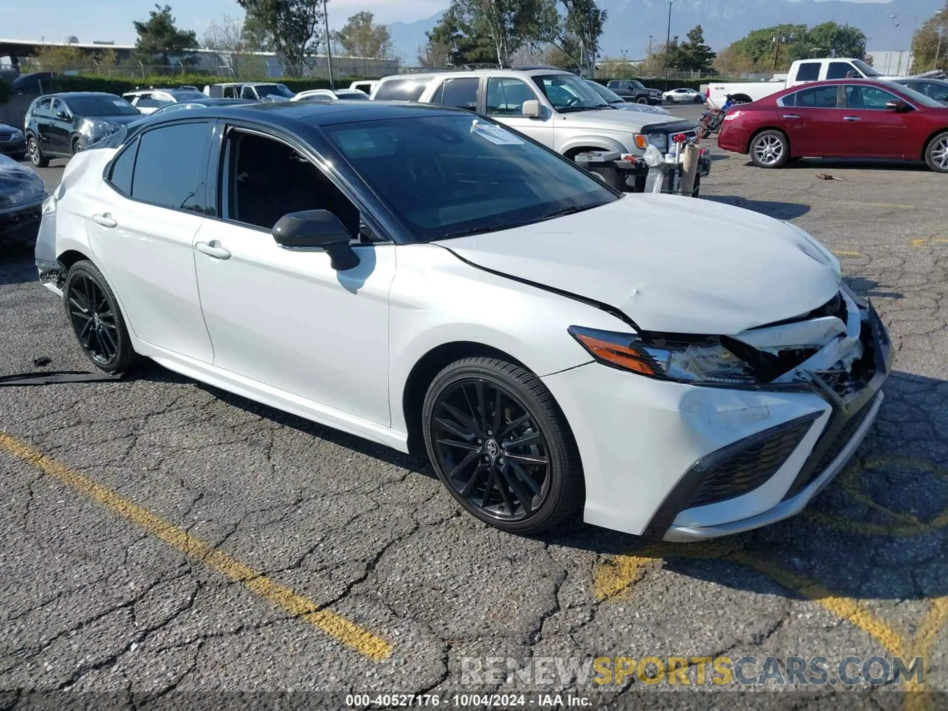 1 Photograph of a damaged car 4T1K61AK1NU032626 TOYOTA CAMRY 2022