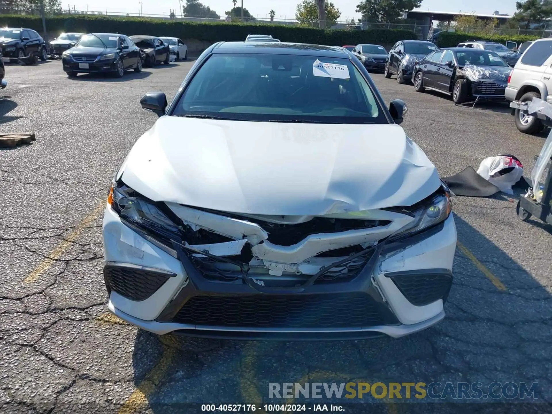 12 Photograph of a damaged car 4T1K61AK1NU032626 TOYOTA CAMRY 2022