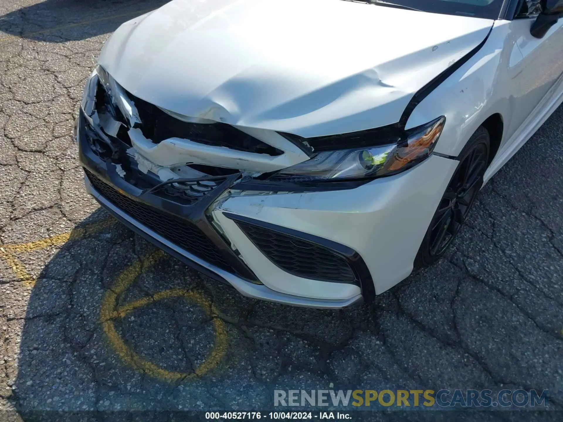 17 Photograph of a damaged car 4T1K61AK1NU032626 TOYOTA CAMRY 2022