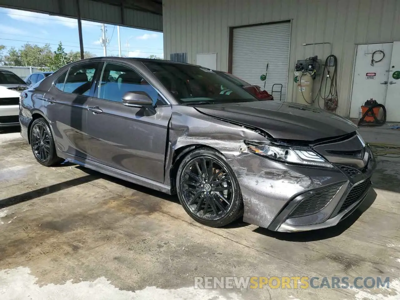 4 Photograph of a damaged car 4T1K61AK1NU701932 TOYOTA CAMRY 2022
