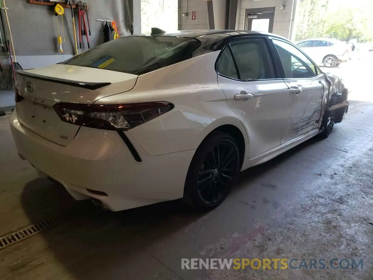 4 Photograph of a damaged car 4T1K61AK2NU006505 TOYOTA CAMRY 2022