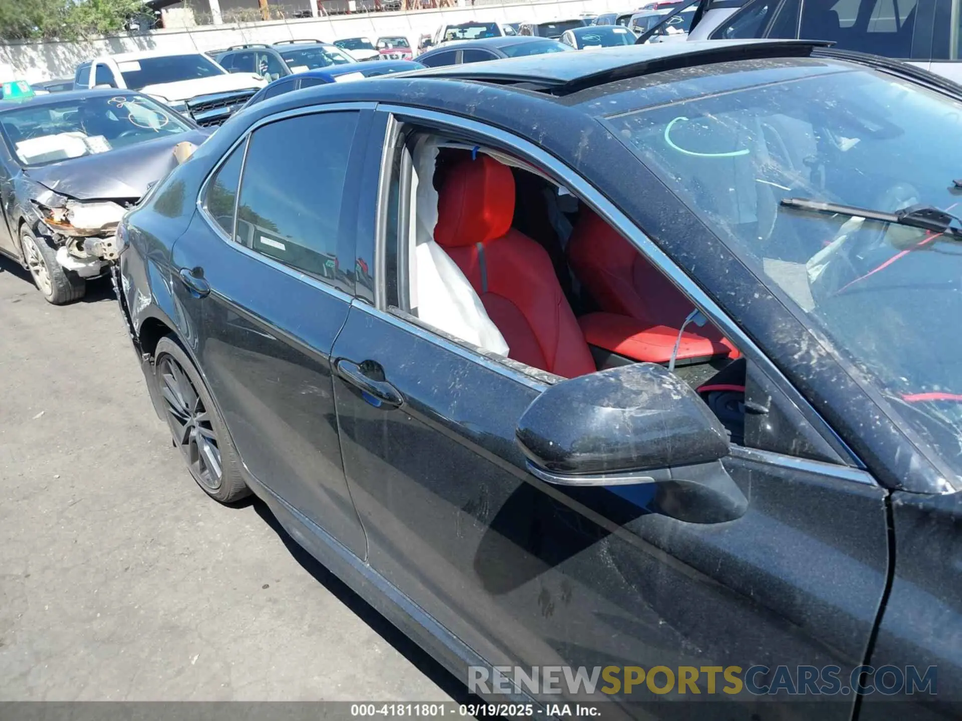14 Photograph of a damaged car 4T1K61AK2NU013518 TOYOTA CAMRY 2022