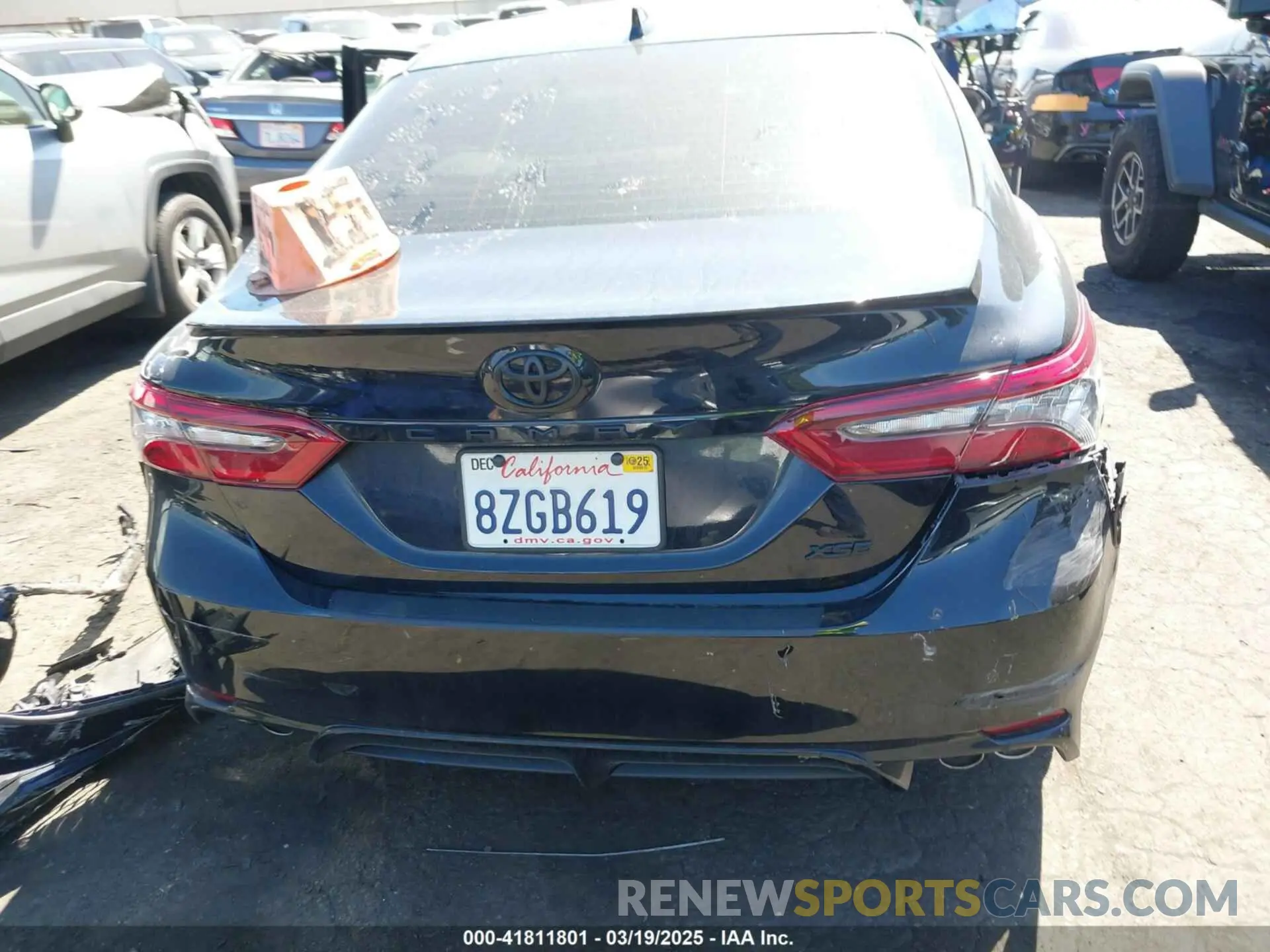 17 Photograph of a damaged car 4T1K61AK2NU013518 TOYOTA CAMRY 2022