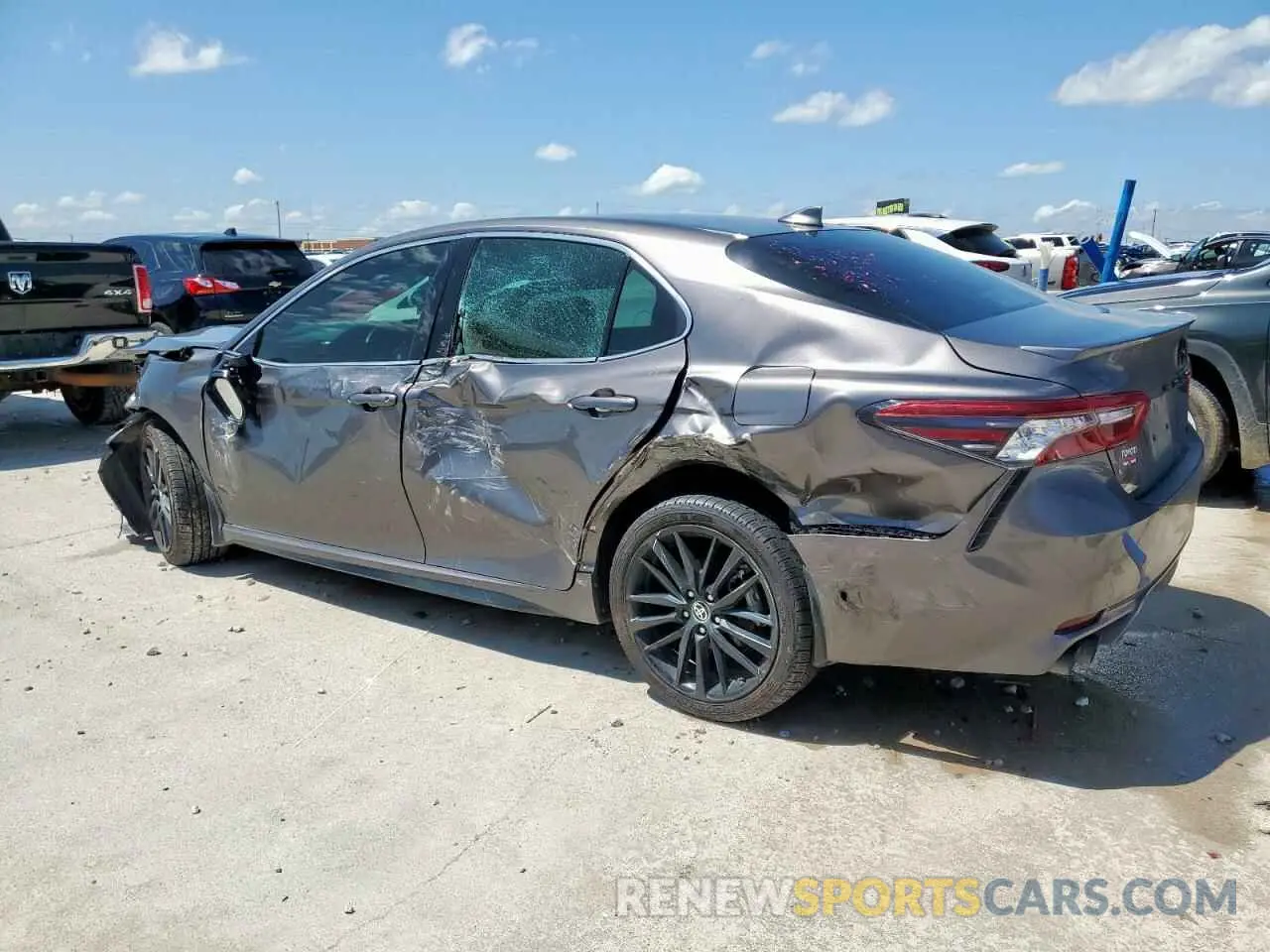 2 Photograph of a damaged car 4T1K61AK2NU049466 TOYOTA CAMRY 2022