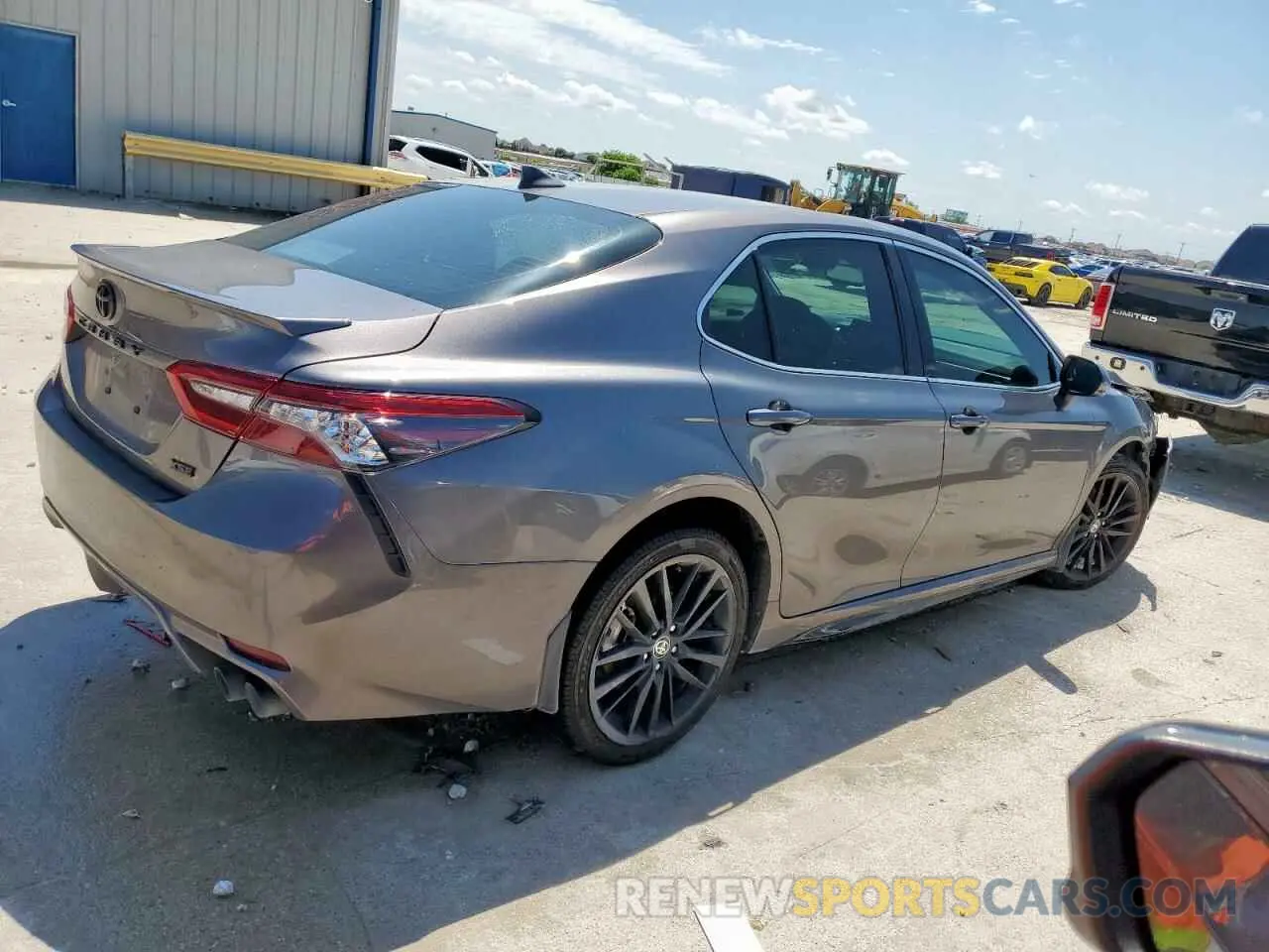 3 Photograph of a damaged car 4T1K61AK2NU049466 TOYOTA CAMRY 2022