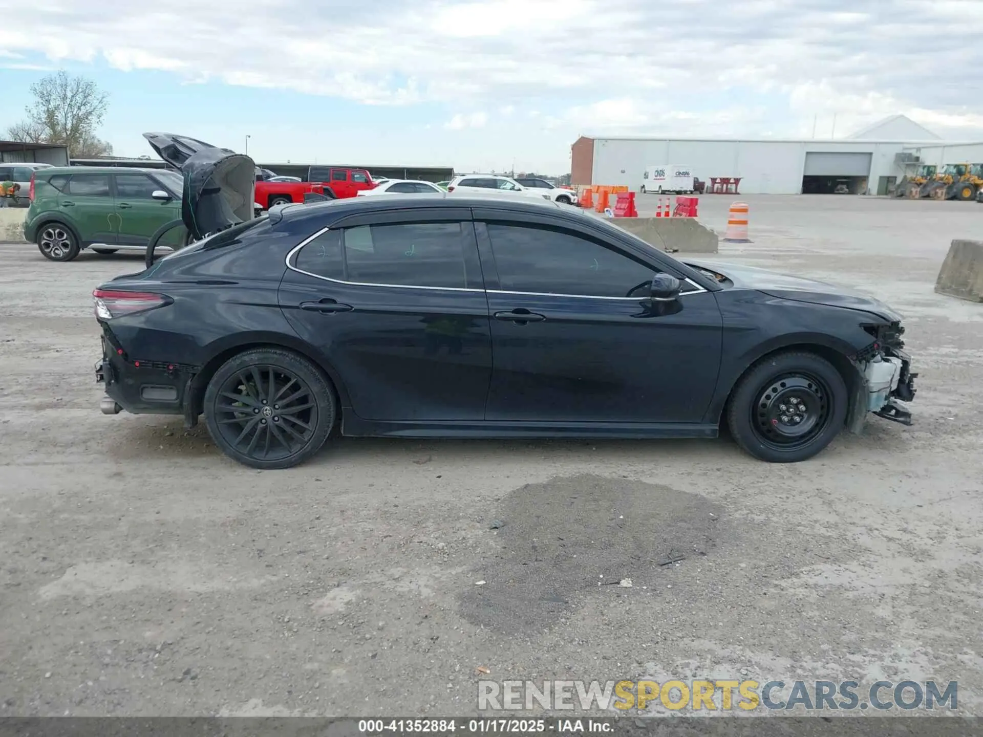 14 Photograph of a damaged car 4T1K61AK2NU700840 TOYOTA CAMRY 2022