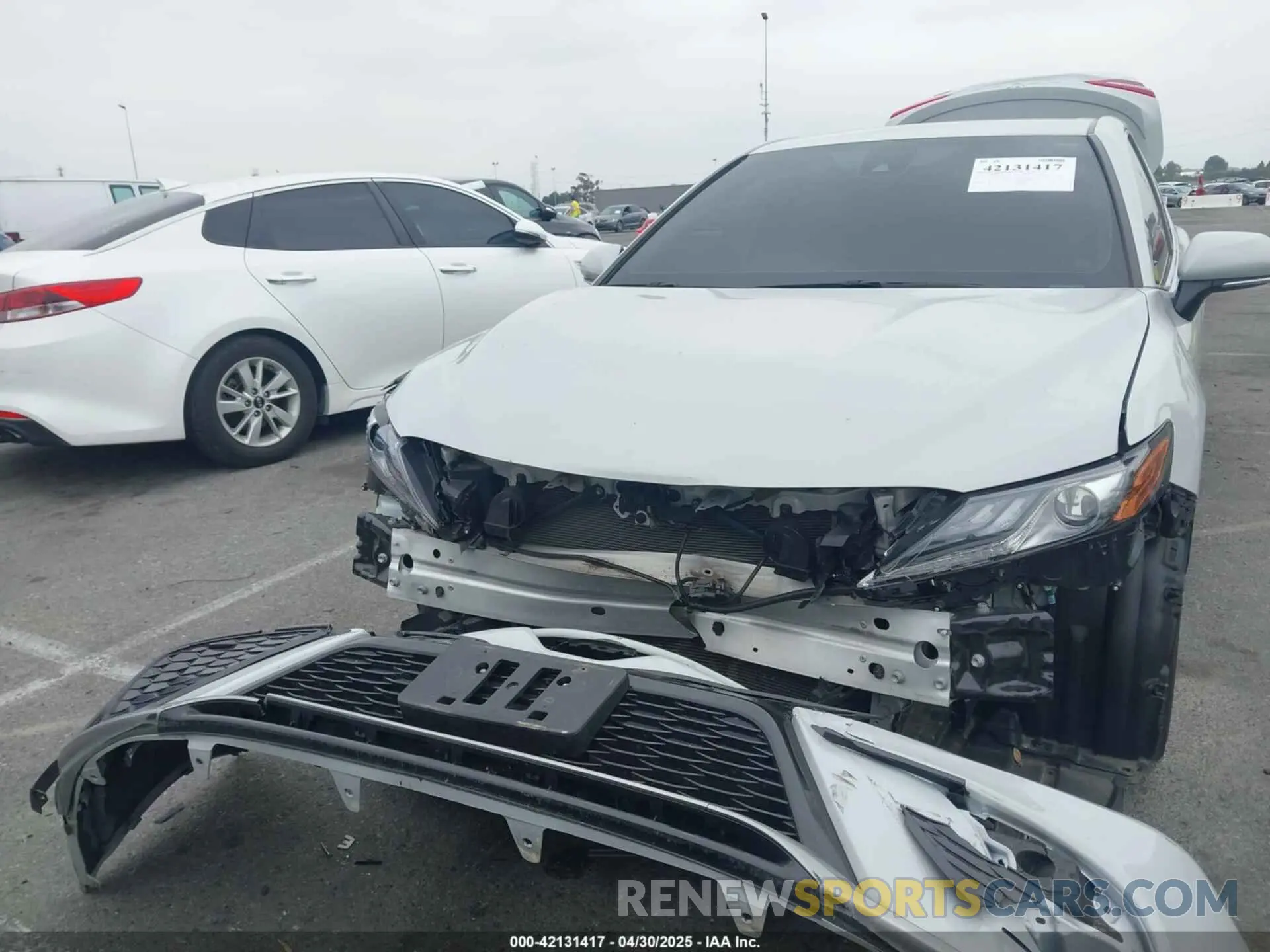 13 Photograph of a damaged car 4T1K61AK3NU023412 TOYOTA CAMRY 2022