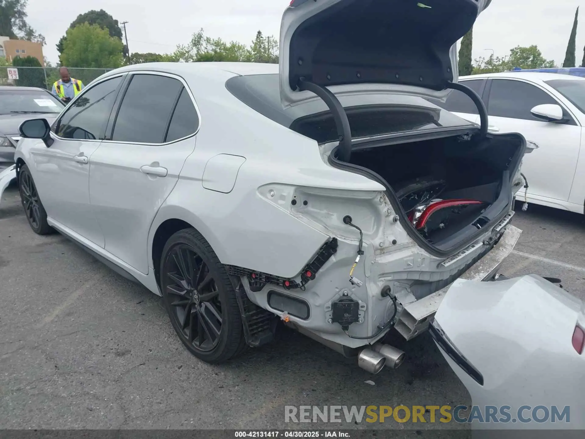 3 Photograph of a damaged car 4T1K61AK3NU023412 TOYOTA CAMRY 2022