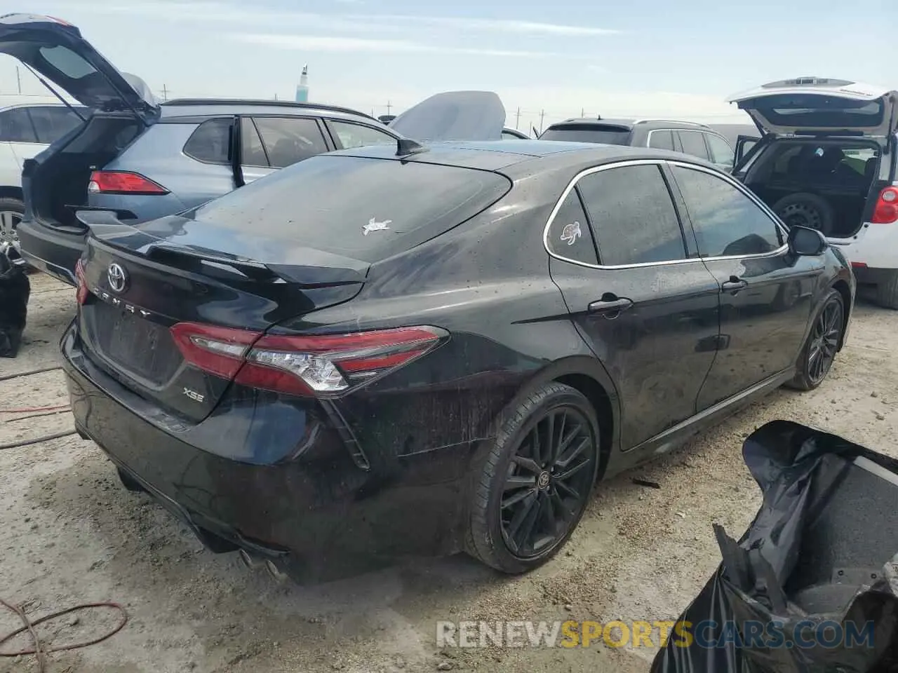 3 Photograph of a damaged car 4T1K61AK4NU027081 TOYOTA CAMRY 2022