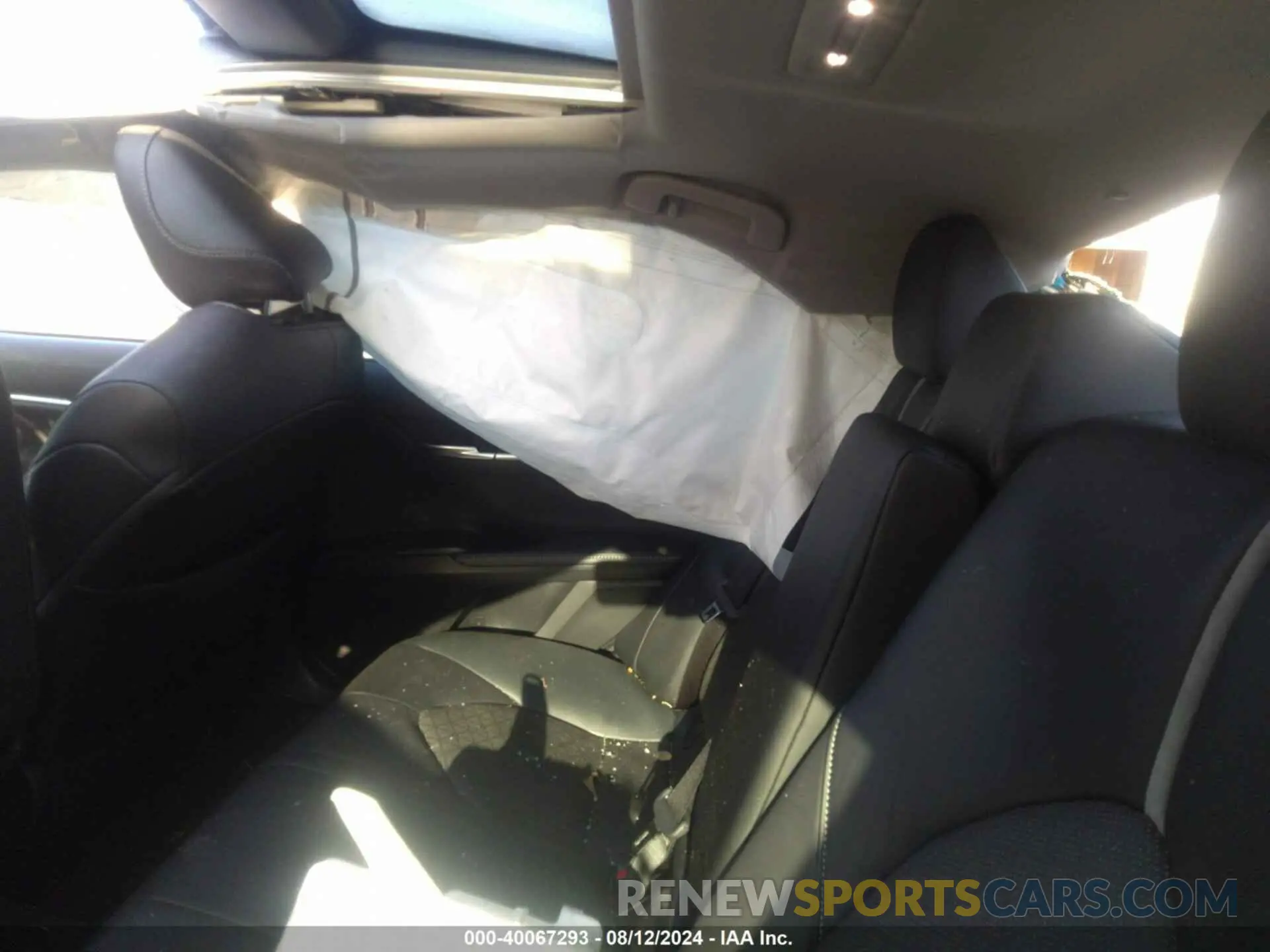 8 Photograph of a damaged car 4T1K61AK4NU042390 TOYOTA CAMRY 2022