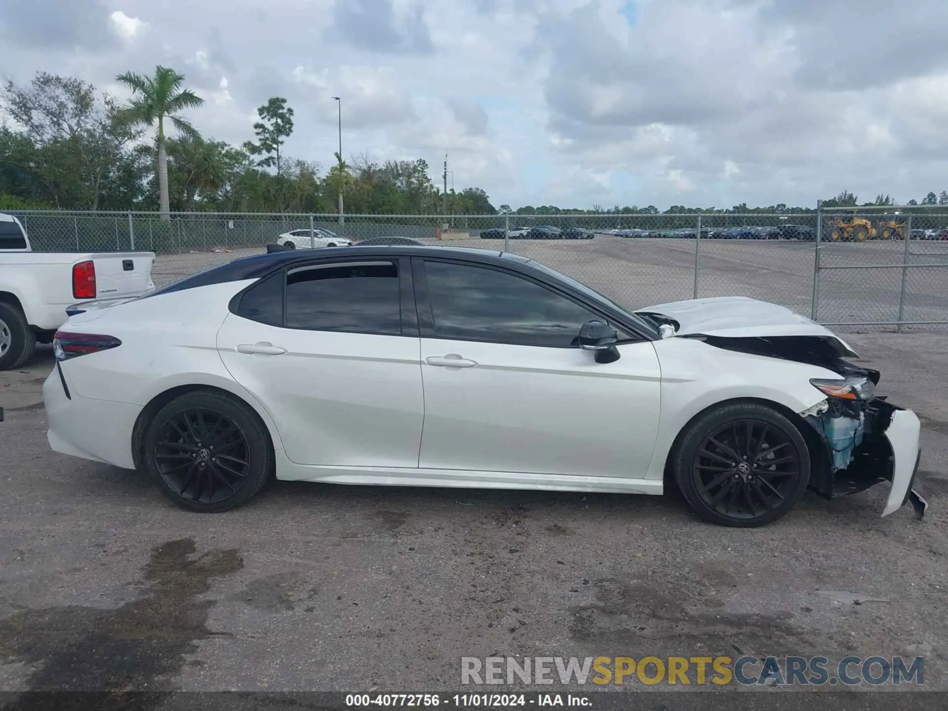 13 Photograph of a damaged car 4T1K61AK5NU003050 TOYOTA CAMRY 2022