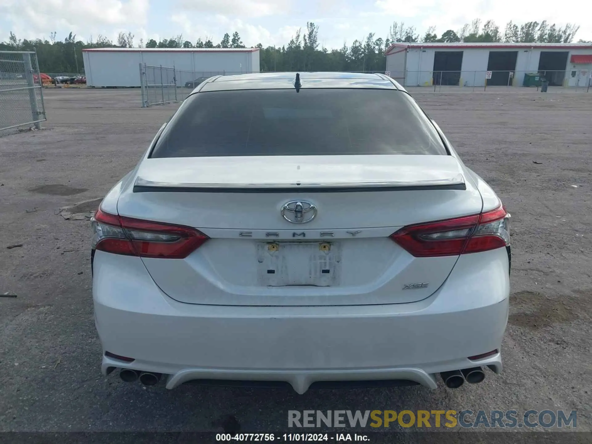 16 Photograph of a damaged car 4T1K61AK5NU003050 TOYOTA CAMRY 2022
