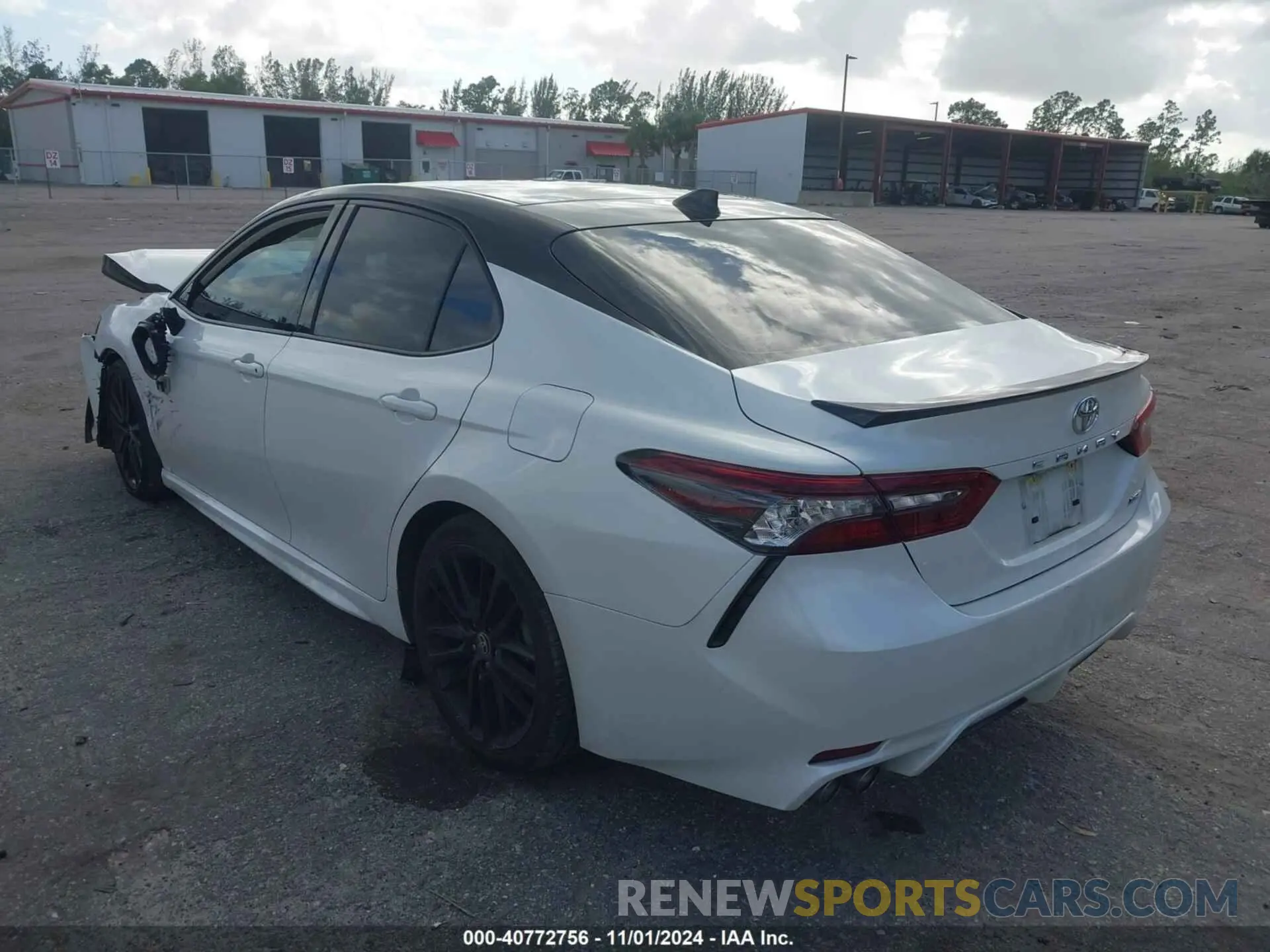 3 Photograph of a damaged car 4T1K61AK5NU003050 TOYOTA CAMRY 2022