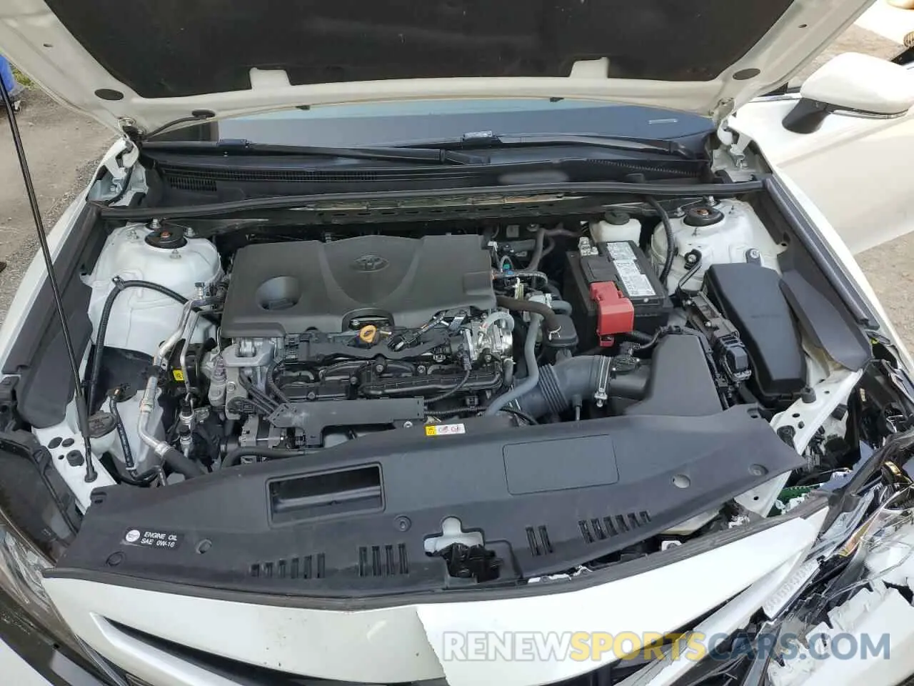 11 Photograph of a damaged car 4T1K61AK5NU013044 TOYOTA CAMRY 2022