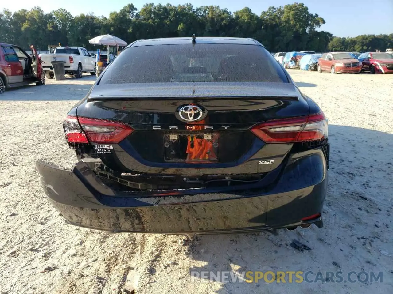 6 Photograph of a damaged car 4T1K61AK6NU010394 TOYOTA CAMRY 2022