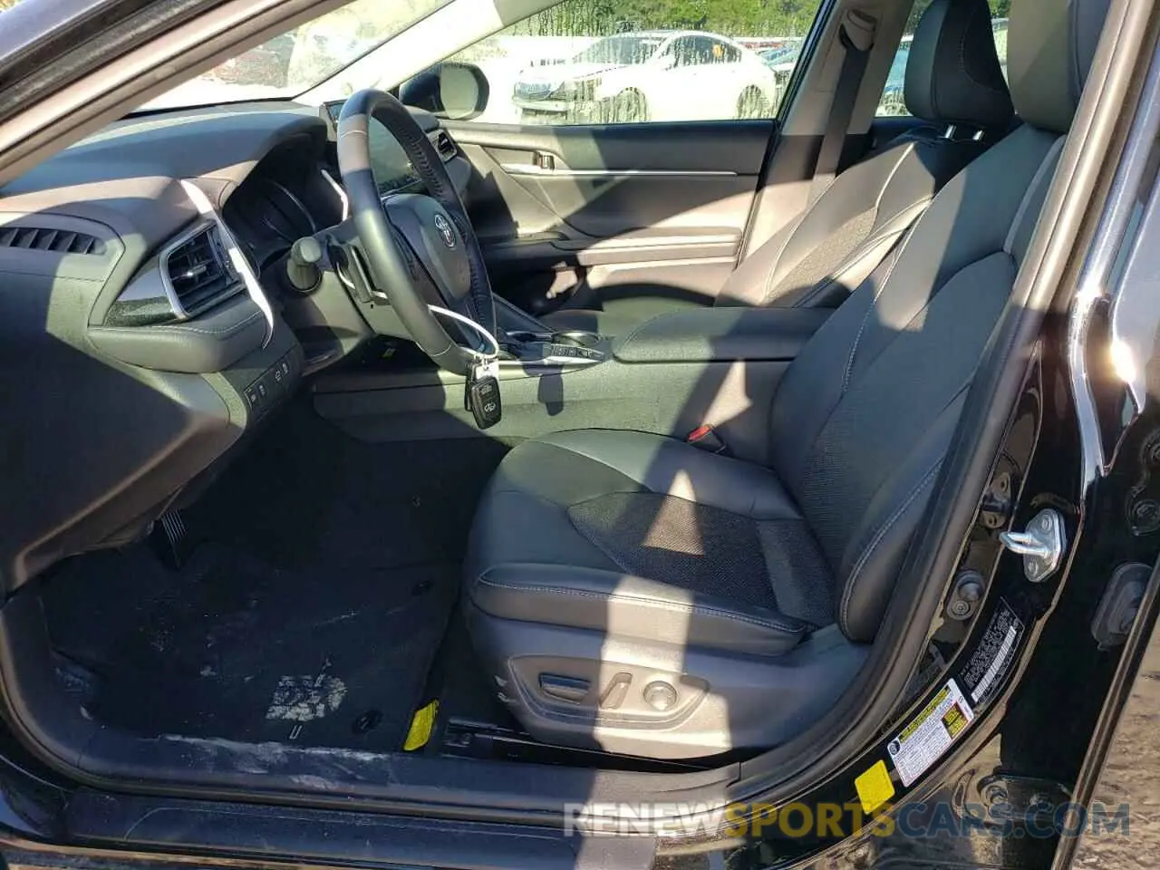 7 Photograph of a damaged car 4T1K61AK6NU010394 TOYOTA CAMRY 2022