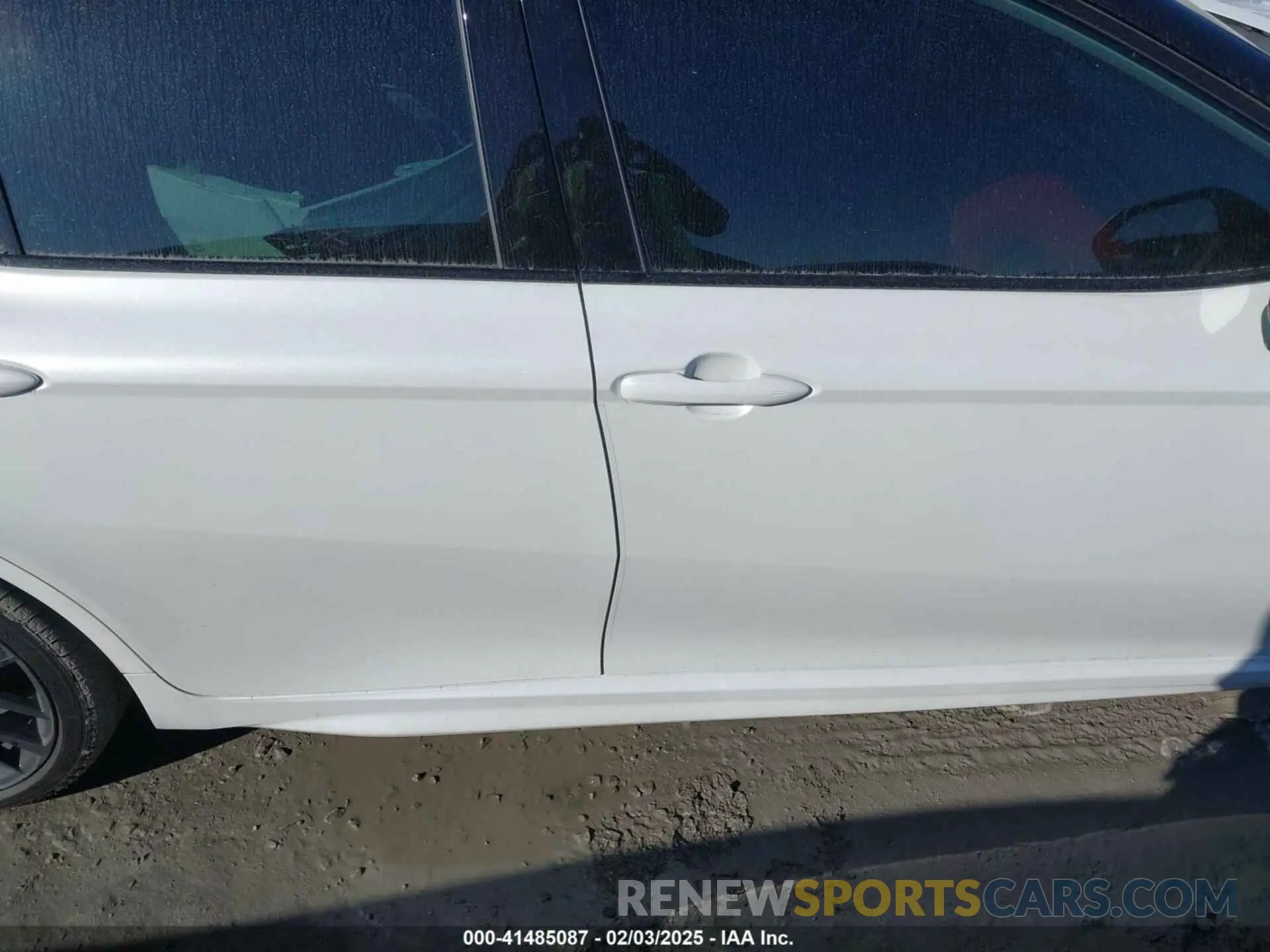 14 Photograph of a damaged car 4T1K61AK6NU011836 TOYOTA CAMRY 2022