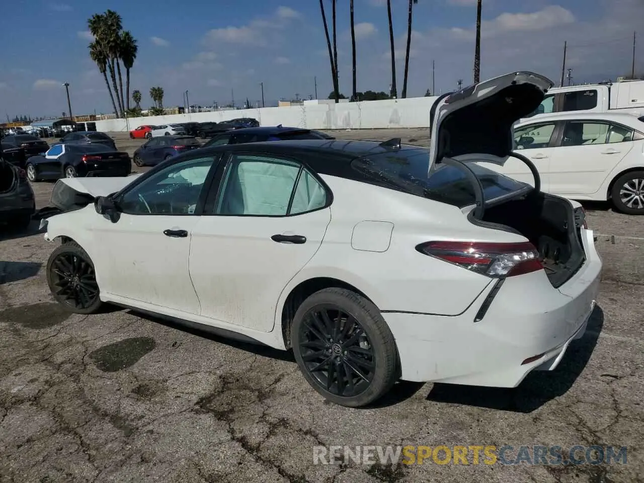 2 Photograph of a damaged car 4T1K61AK6NU028930 TOYOTA CAMRY 2022