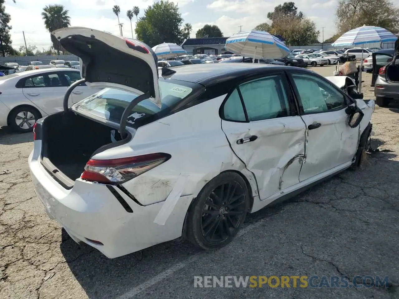 3 Photograph of a damaged car 4T1K61AK6NU028930 TOYOTA CAMRY 2022