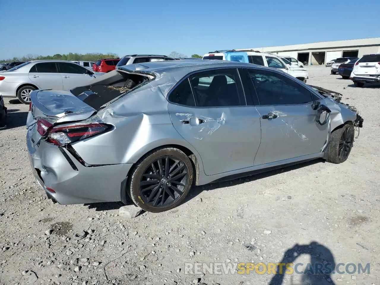 3 Photograph of a damaged car 4T1K61AK7NU005785 TOYOTA CAMRY 2022