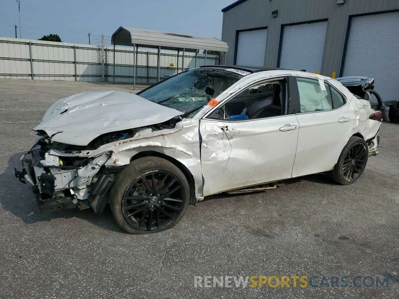 1 Photograph of a damaged car 4T1K61AK7NU009559 TOYOTA CAMRY 2022