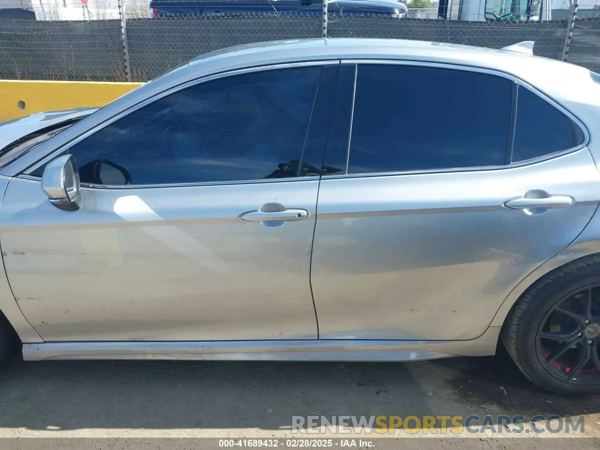 13 Photograph of a damaged car 4T1K61AK7NU018472 TOYOTA CAMRY 2022