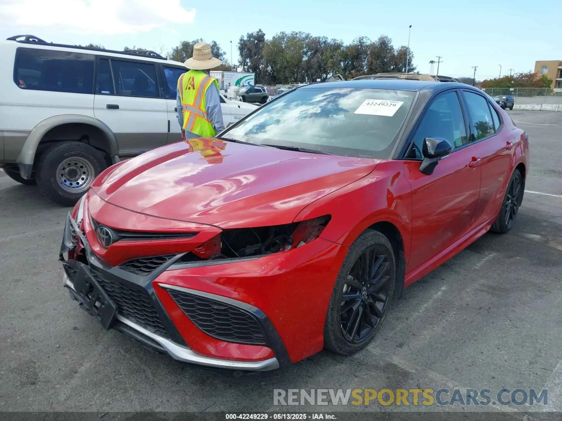 2 Photograph of a damaged car 4T1K61AK7NU035255 TOYOTA CAMRY 2022