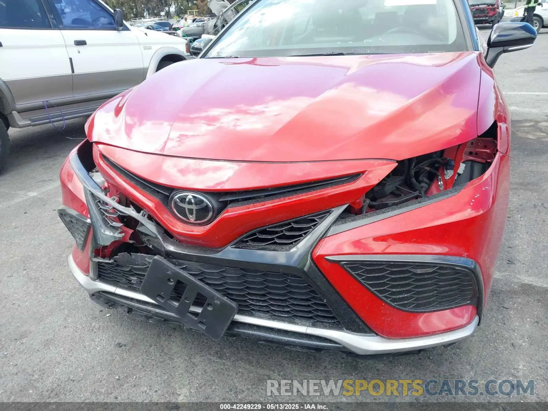 6 Photograph of a damaged car 4T1K61AK7NU035255 TOYOTA CAMRY 2022