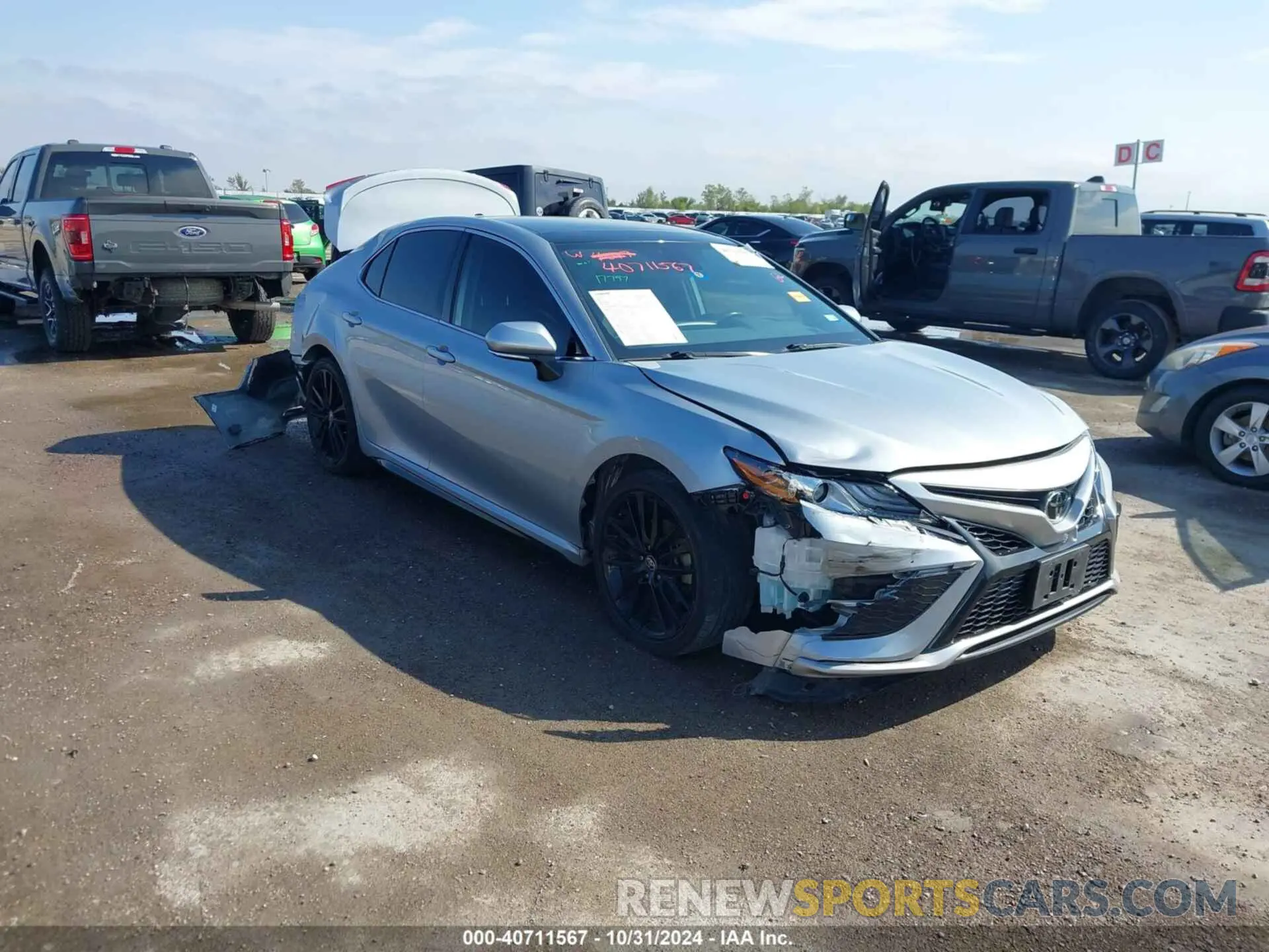 1 Photograph of a damaged car 4T1K61AK7NU070202 TOYOTA CAMRY 2022