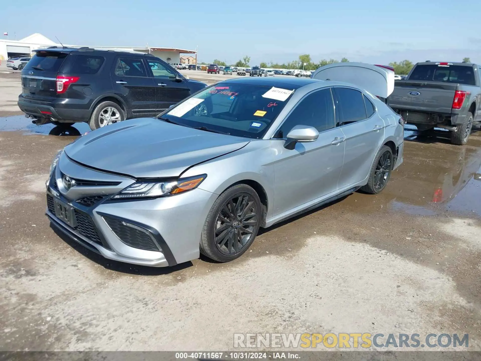 2 Photograph of a damaged car 4T1K61AK7NU070202 TOYOTA CAMRY 2022