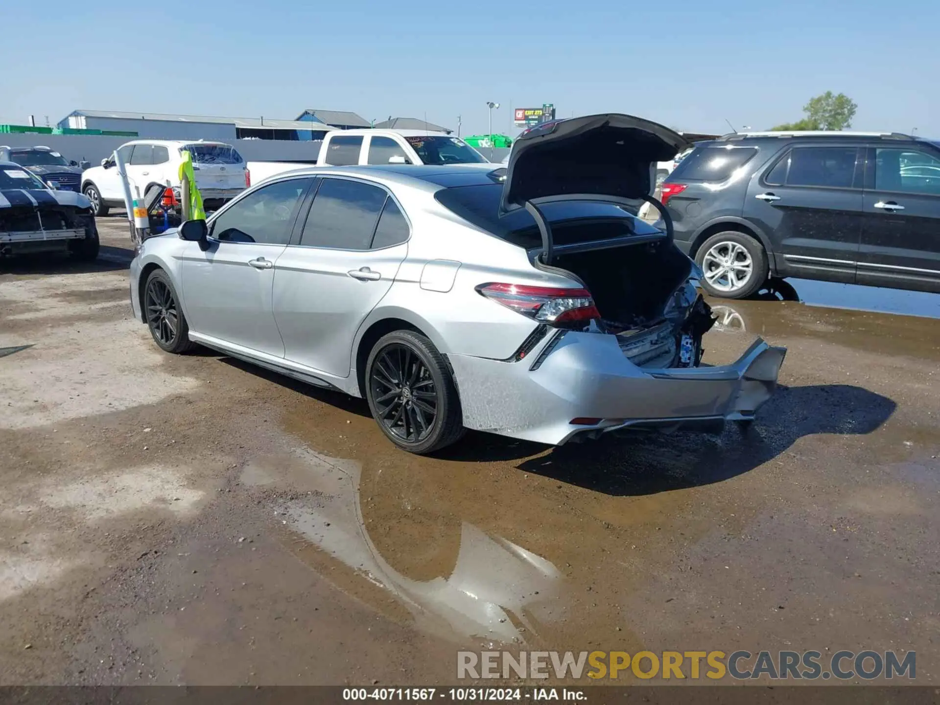 3 Photograph of a damaged car 4T1K61AK7NU070202 TOYOTA CAMRY 2022