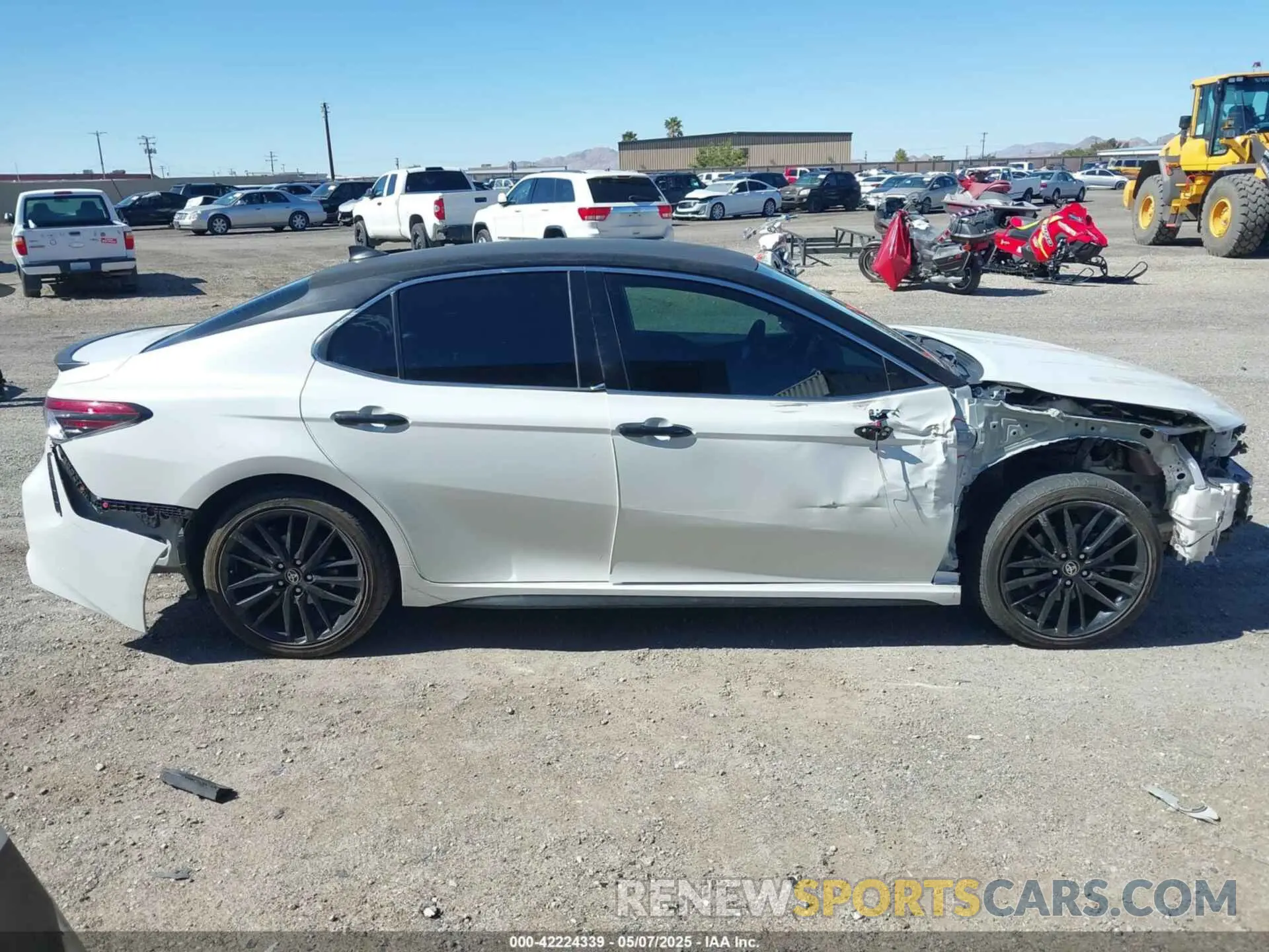 14 Photograph of a damaged car 4T1K61AK8NU005679 TOYOTA CAMRY 2022