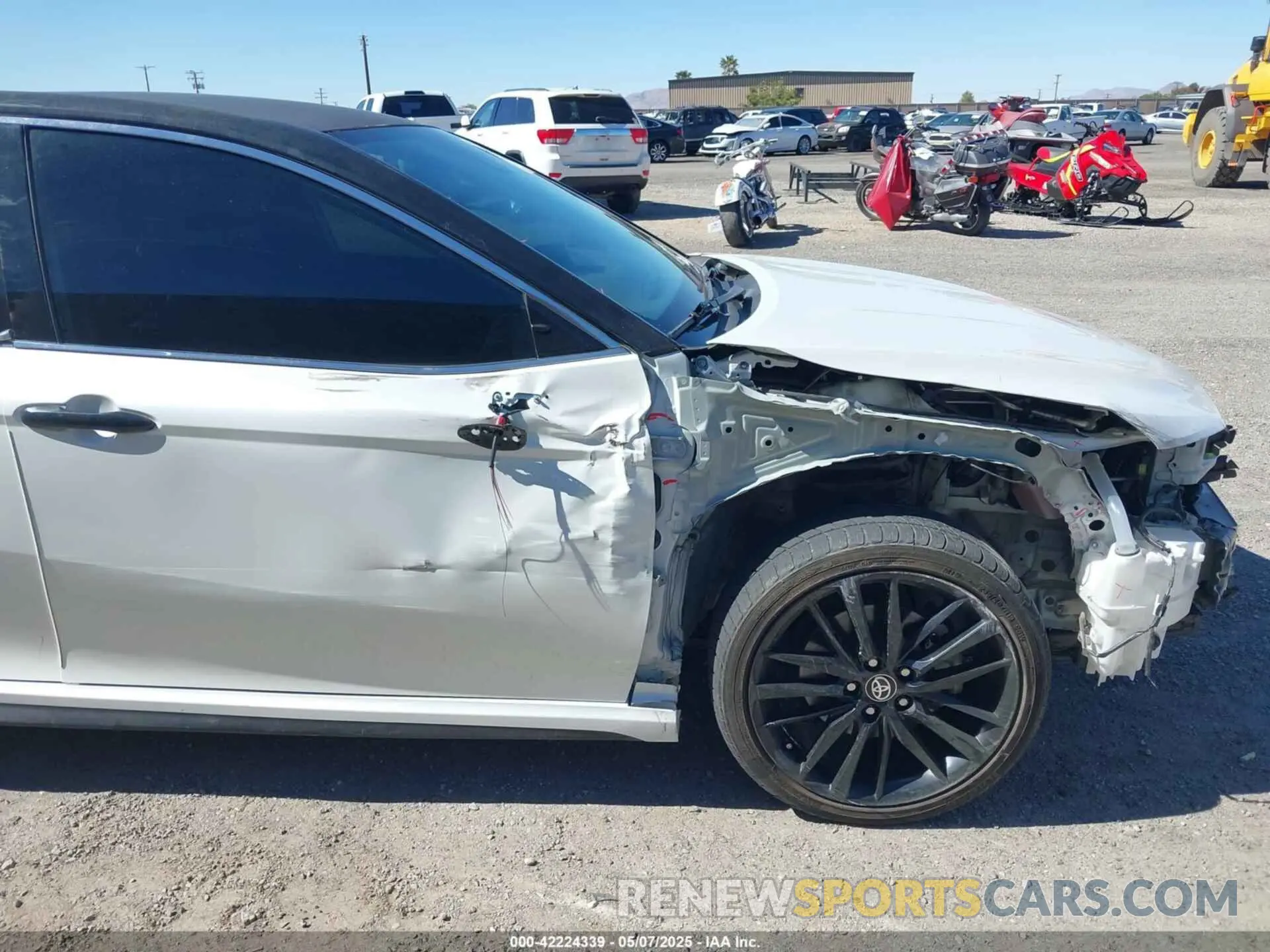 6 Photograph of a damaged car 4T1K61AK8NU005679 TOYOTA CAMRY 2022
