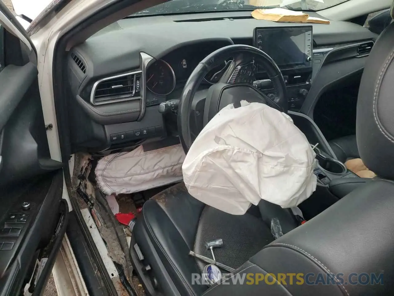 8 Photograph of a damaged car 4T1K61AK8NU012227 TOYOTA CAMRY 2022