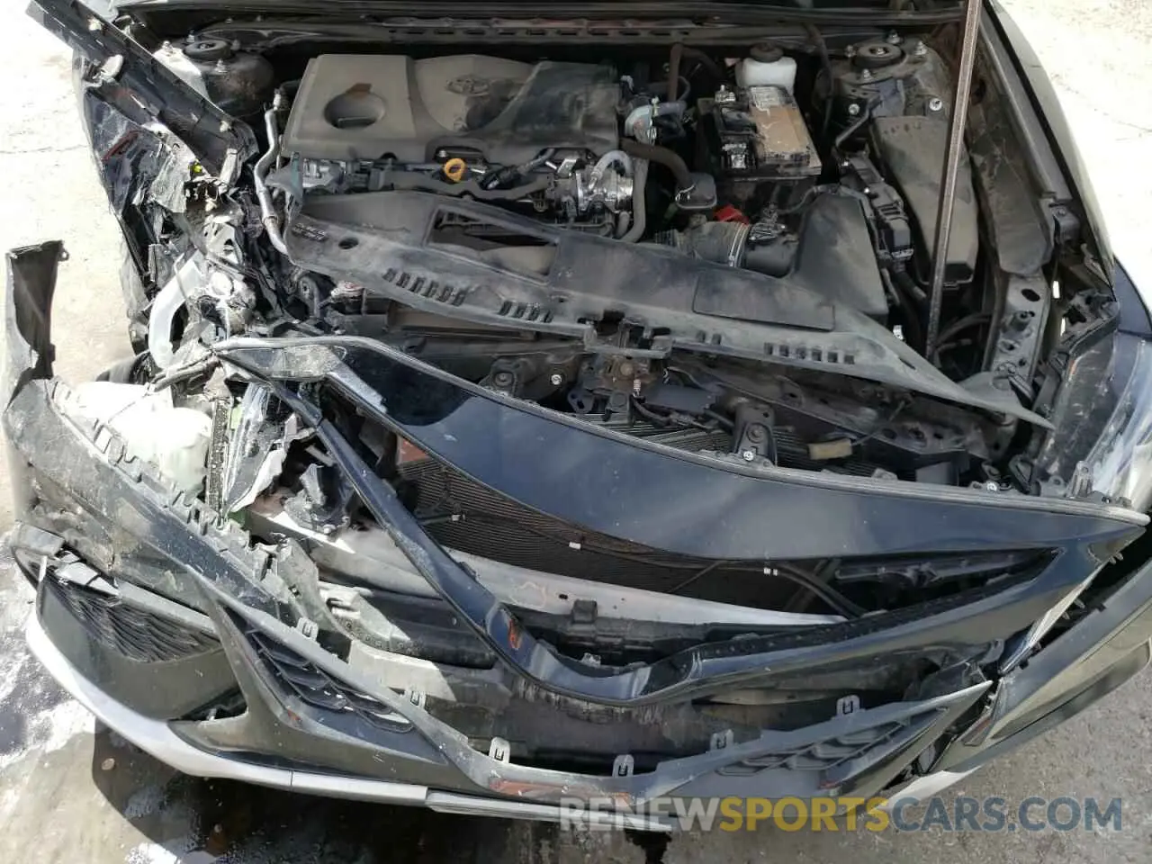 11 Photograph of a damaged car 4T1K61AK8NU718145 TOYOTA CAMRY 2022